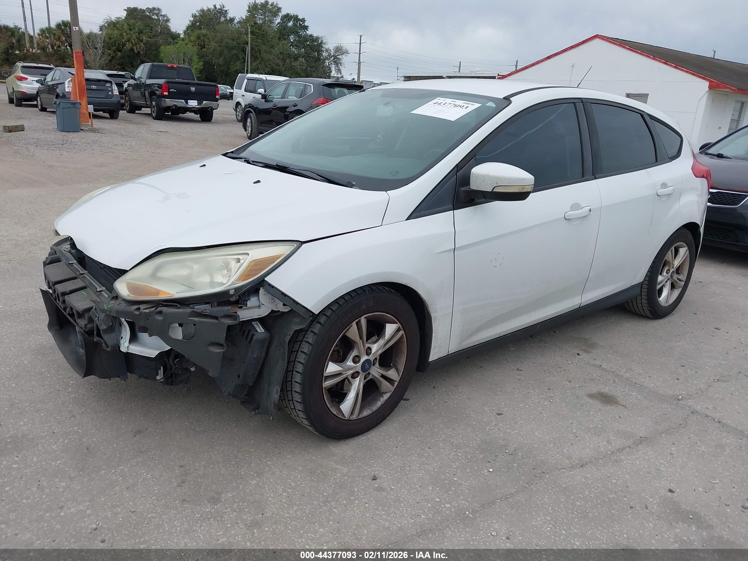 FORD FOCUS image 2