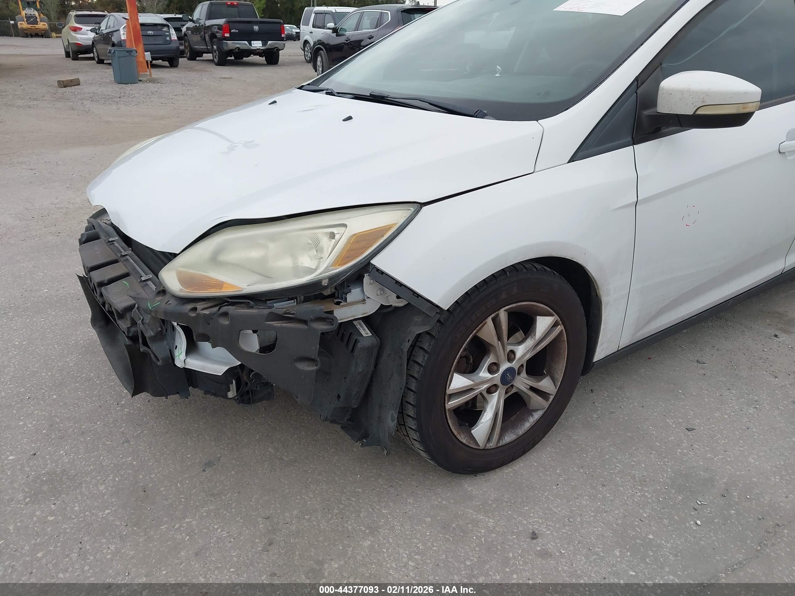 FORD FOCUS image 6