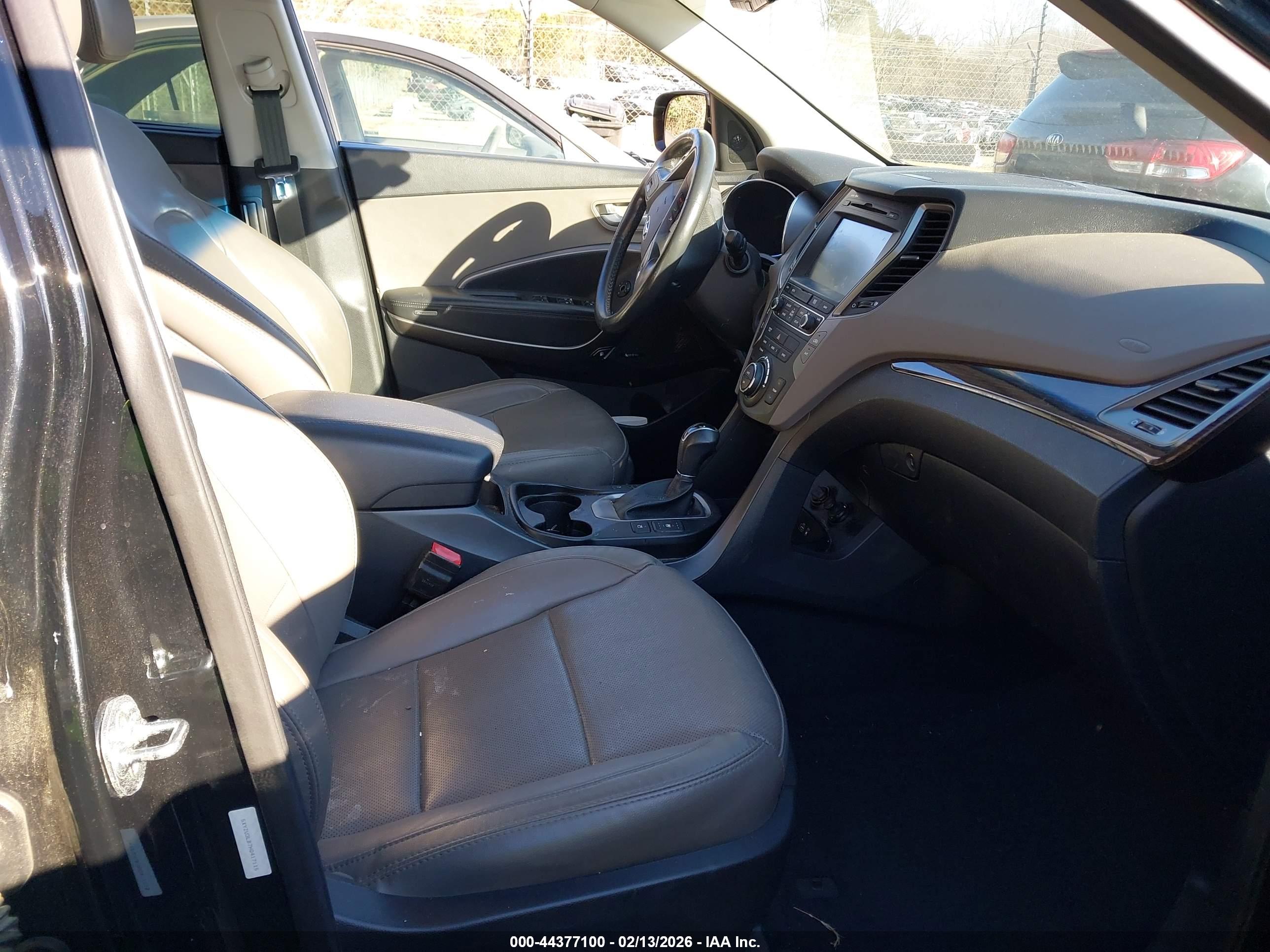 HYUNDAI SANTA image 5