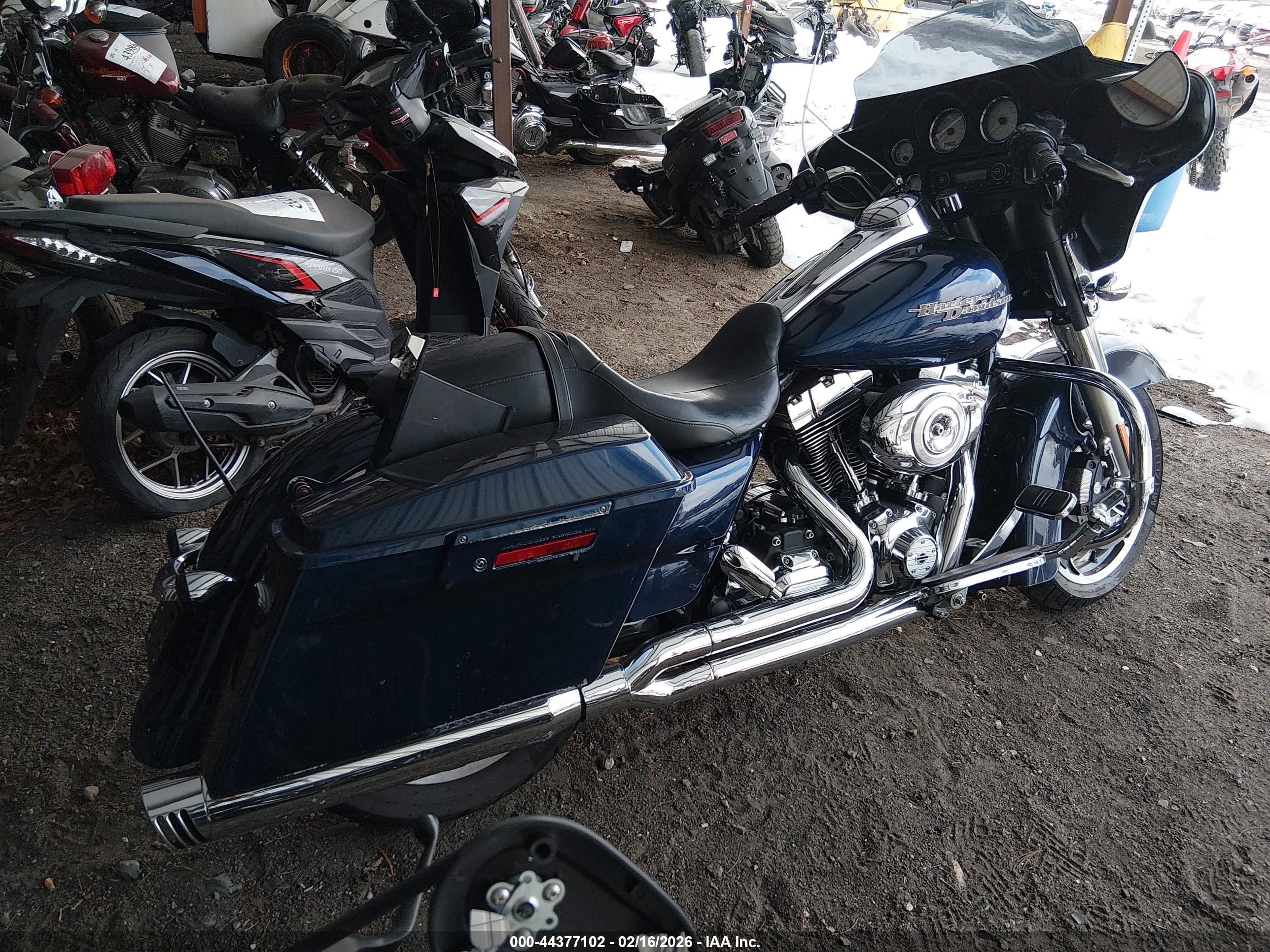 HARLEY-DAVIDSON FLHX image 4