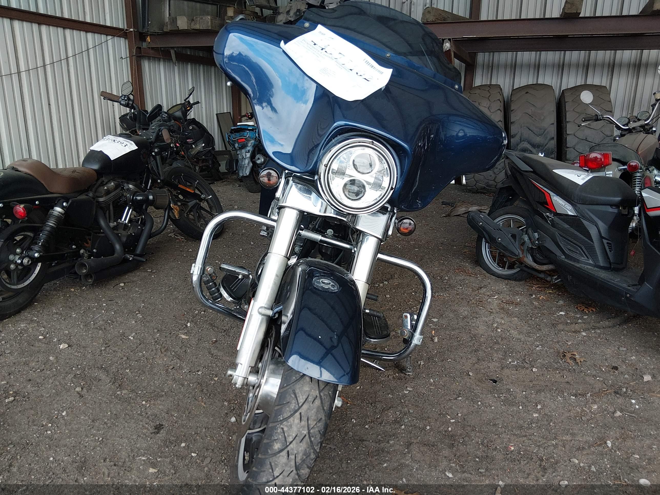 HARLEY-DAVIDSON FLHX image 5