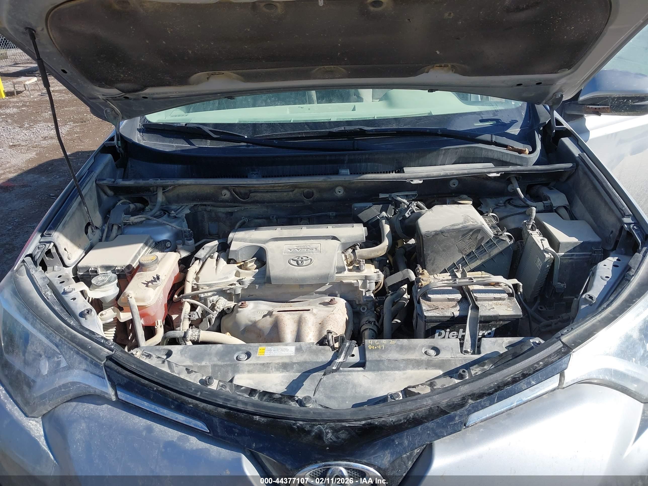TOYOTA RAV4 image 10
