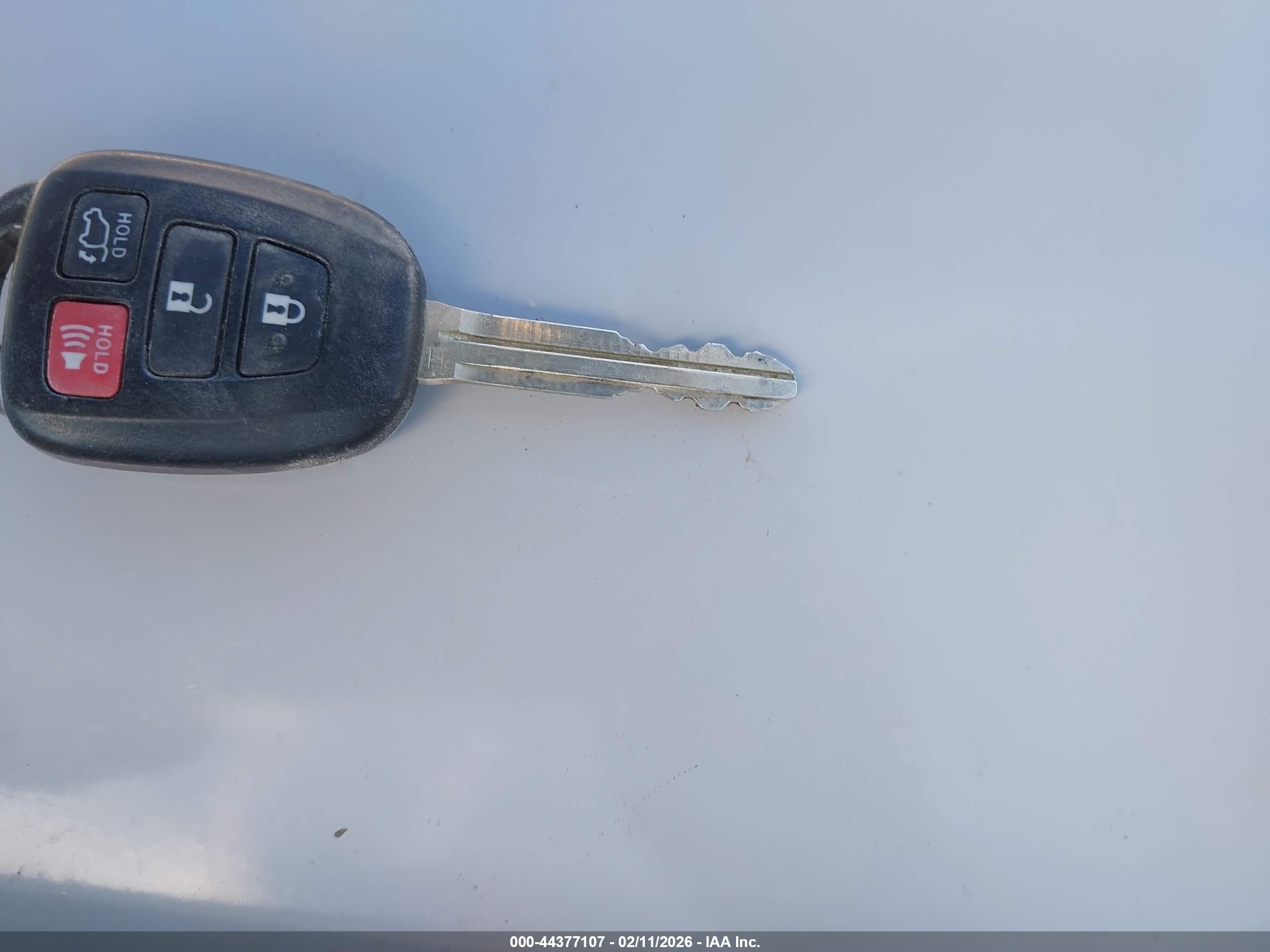 TOYOTA RAV4 image 11