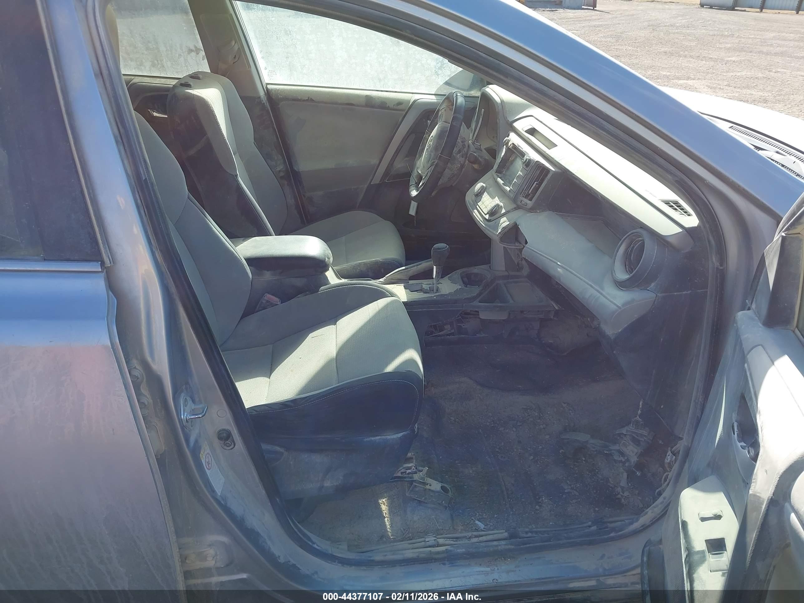 TOYOTA RAV4 image 5