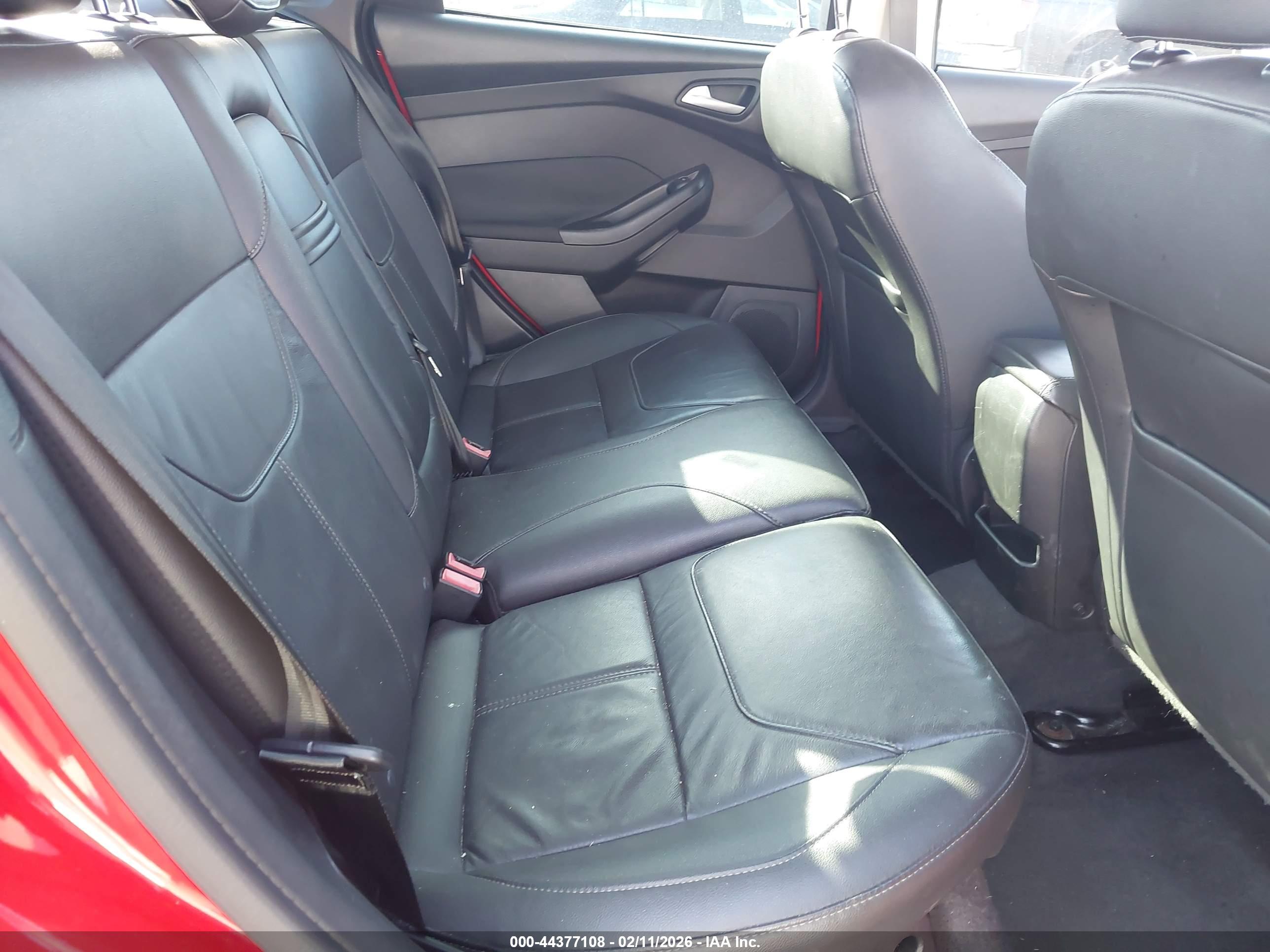 FORD FOCUS image 8
