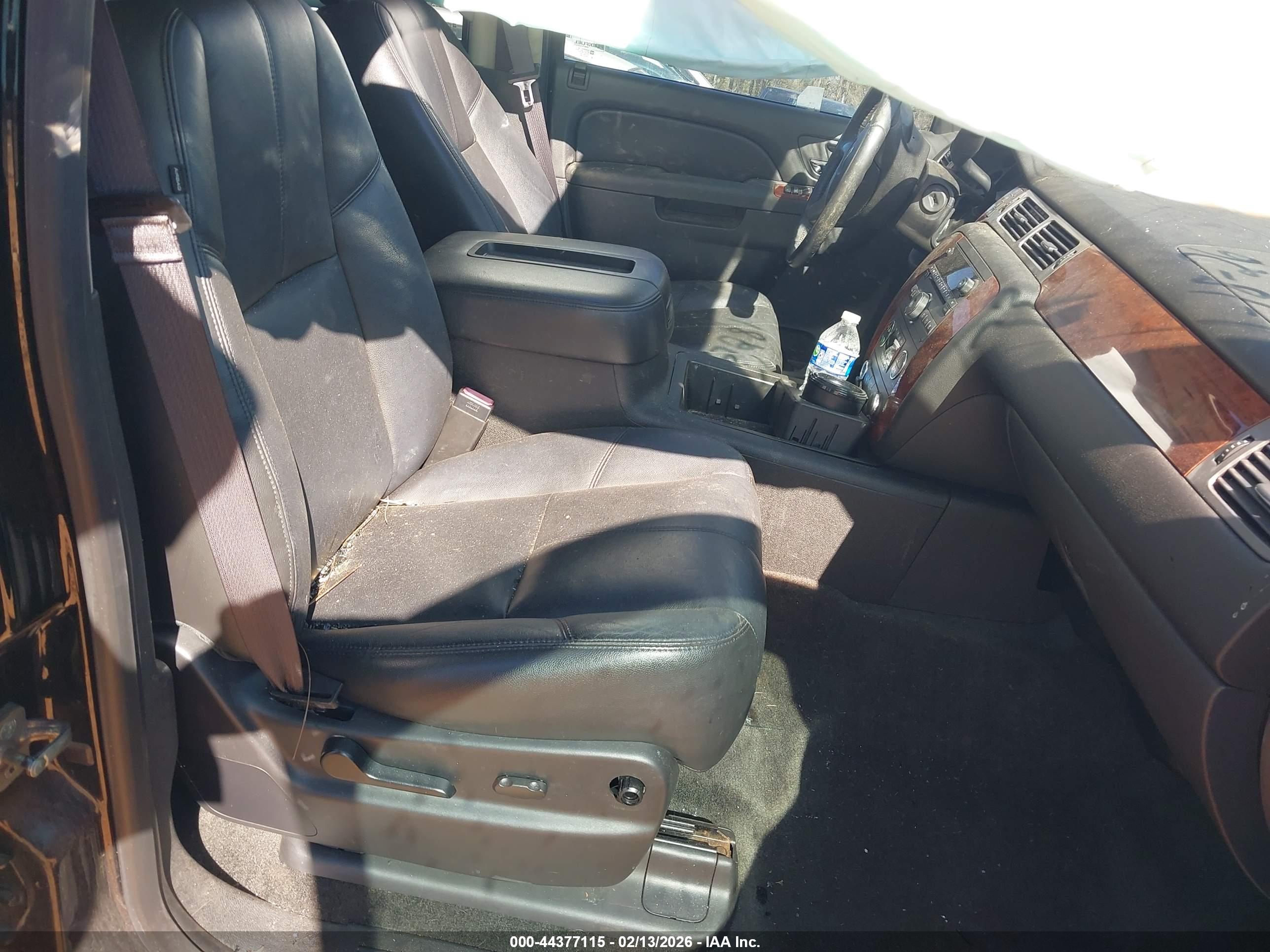CHEVROLET TAHOE image 5