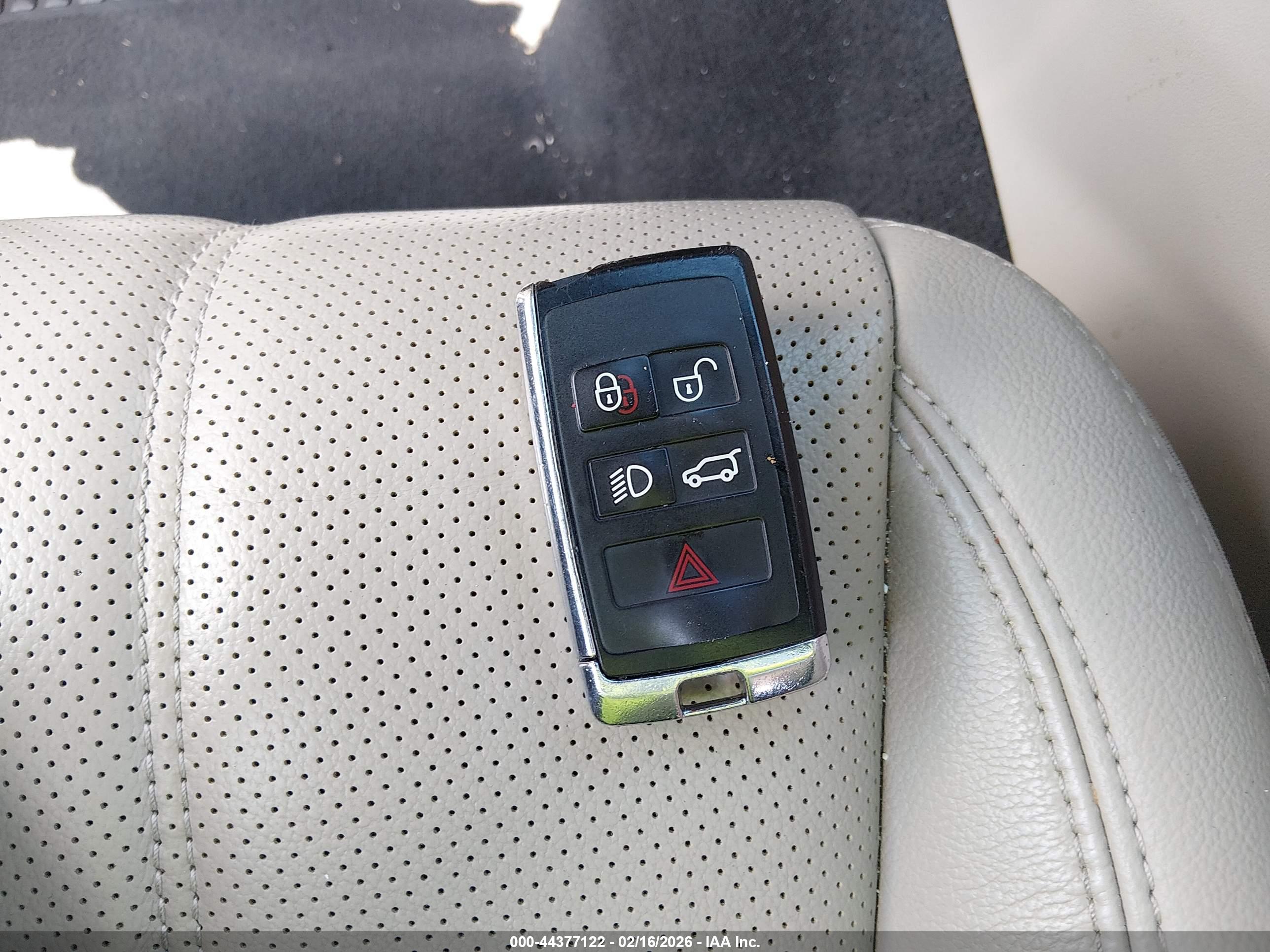 LAND ROVER image 11