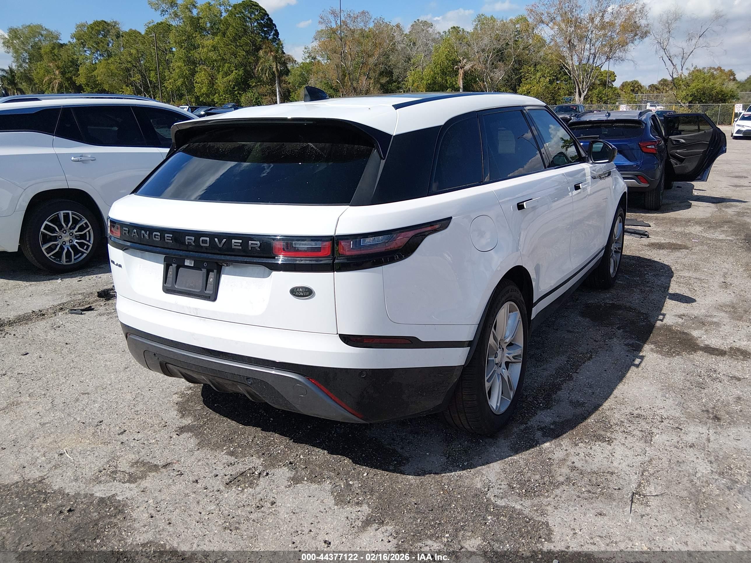 LAND ROVER image 4