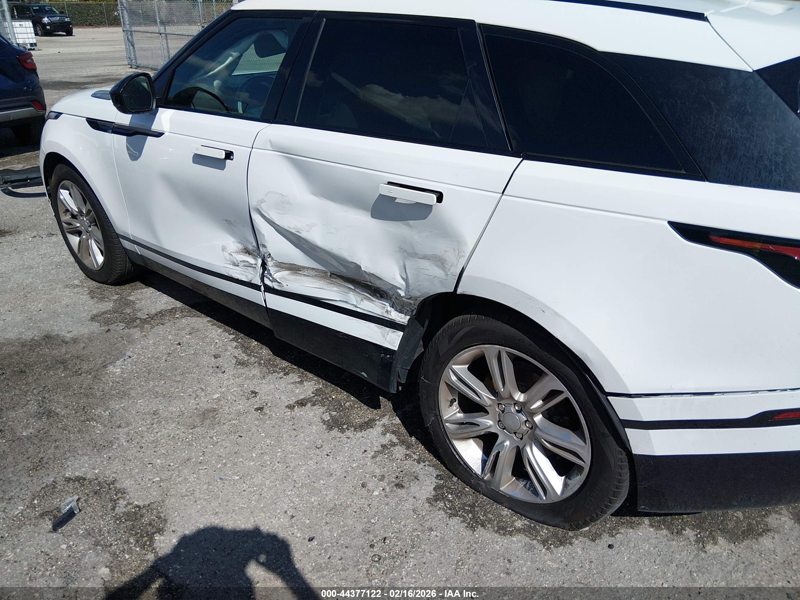 LAND ROVER image 6