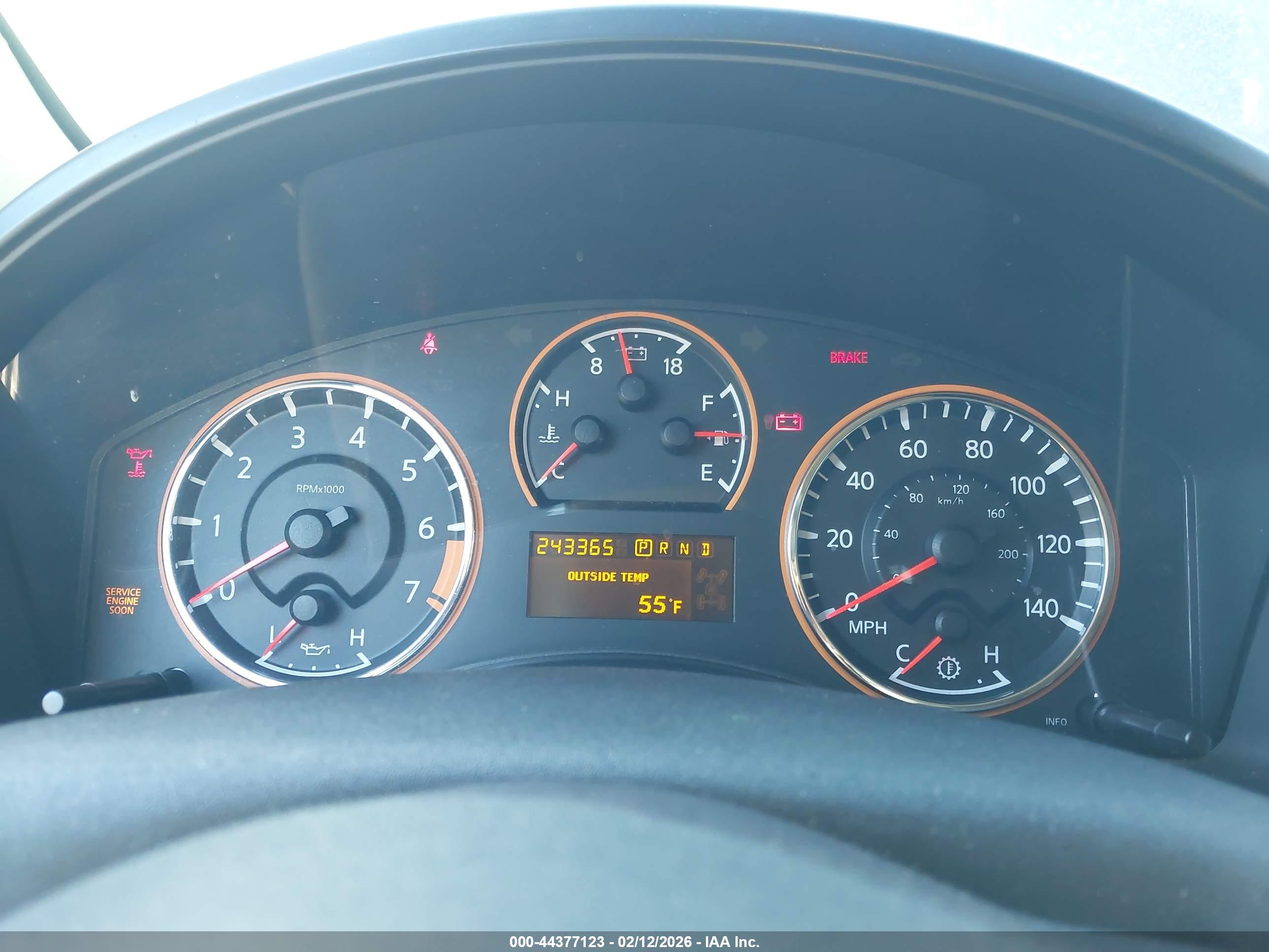 NISSAN TITAN image 7