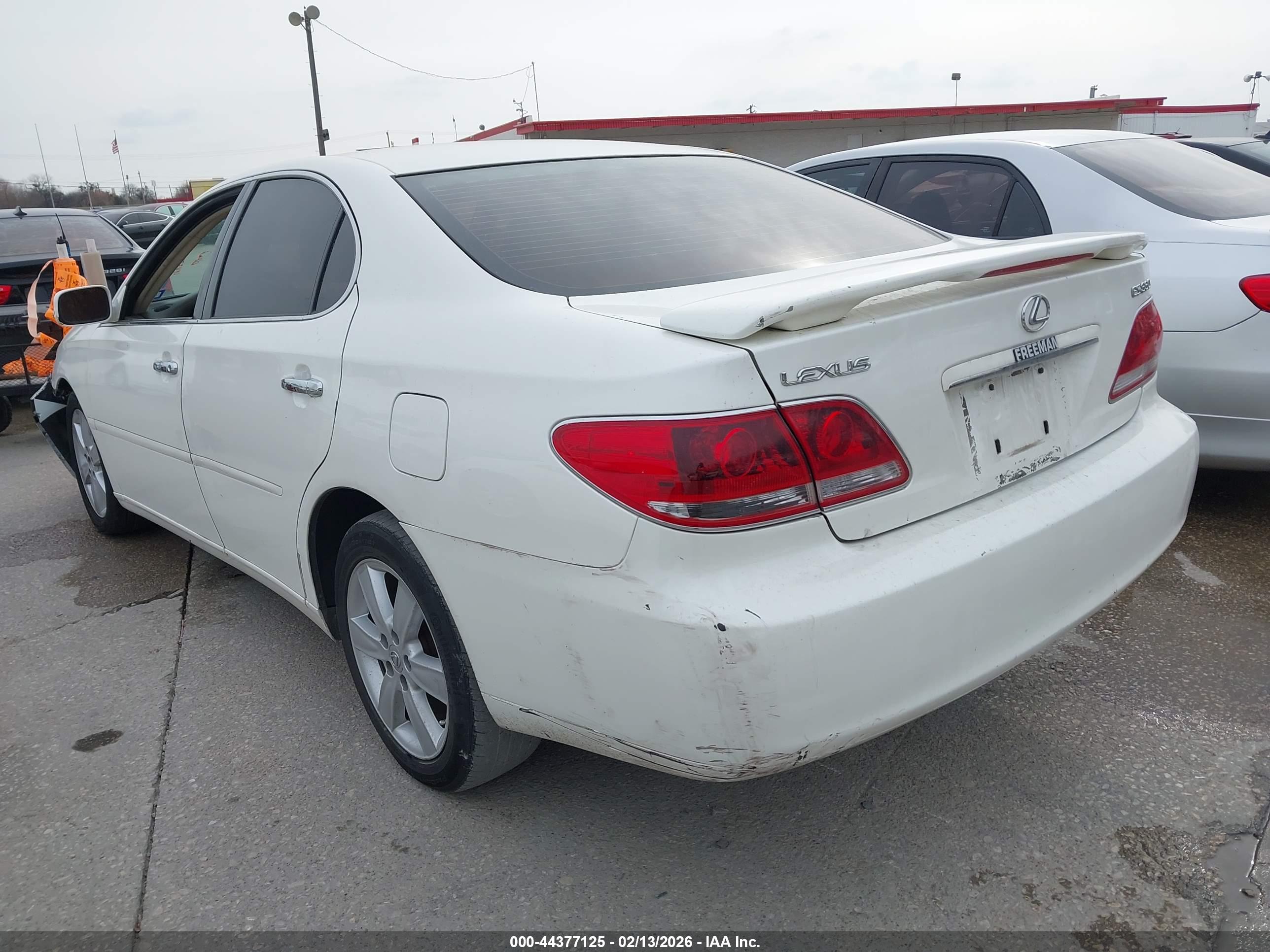 LEXUS ES image 3