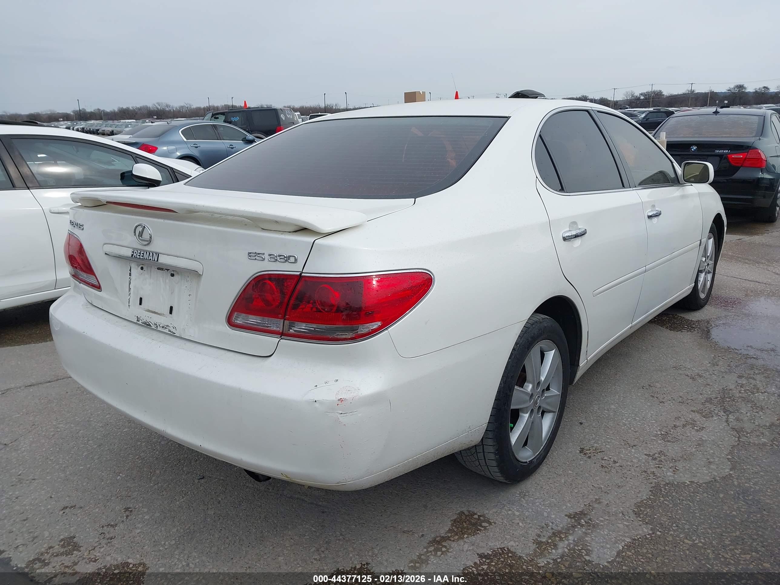 LEXUS ES image 4