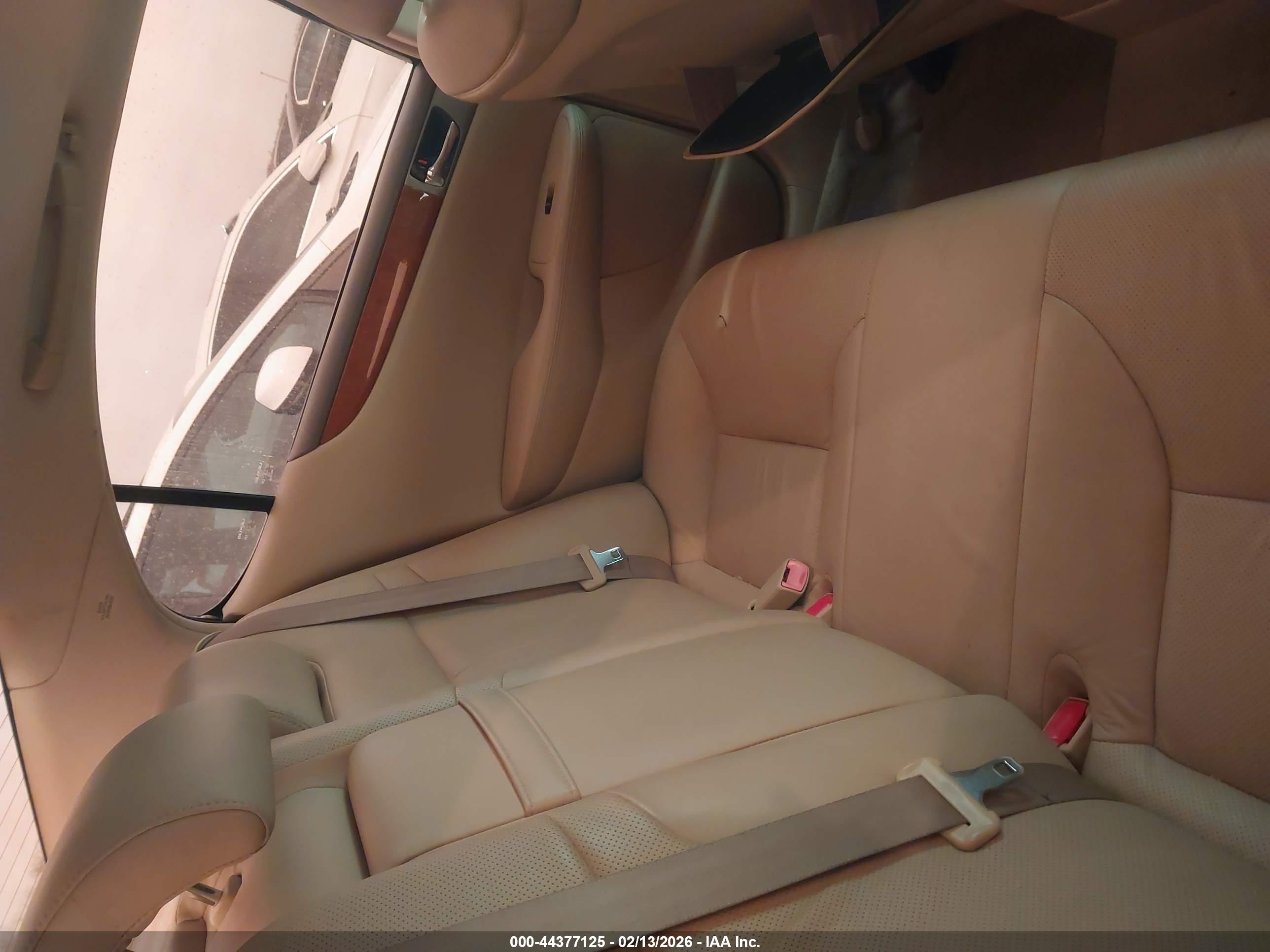 LEXUS ES image 8