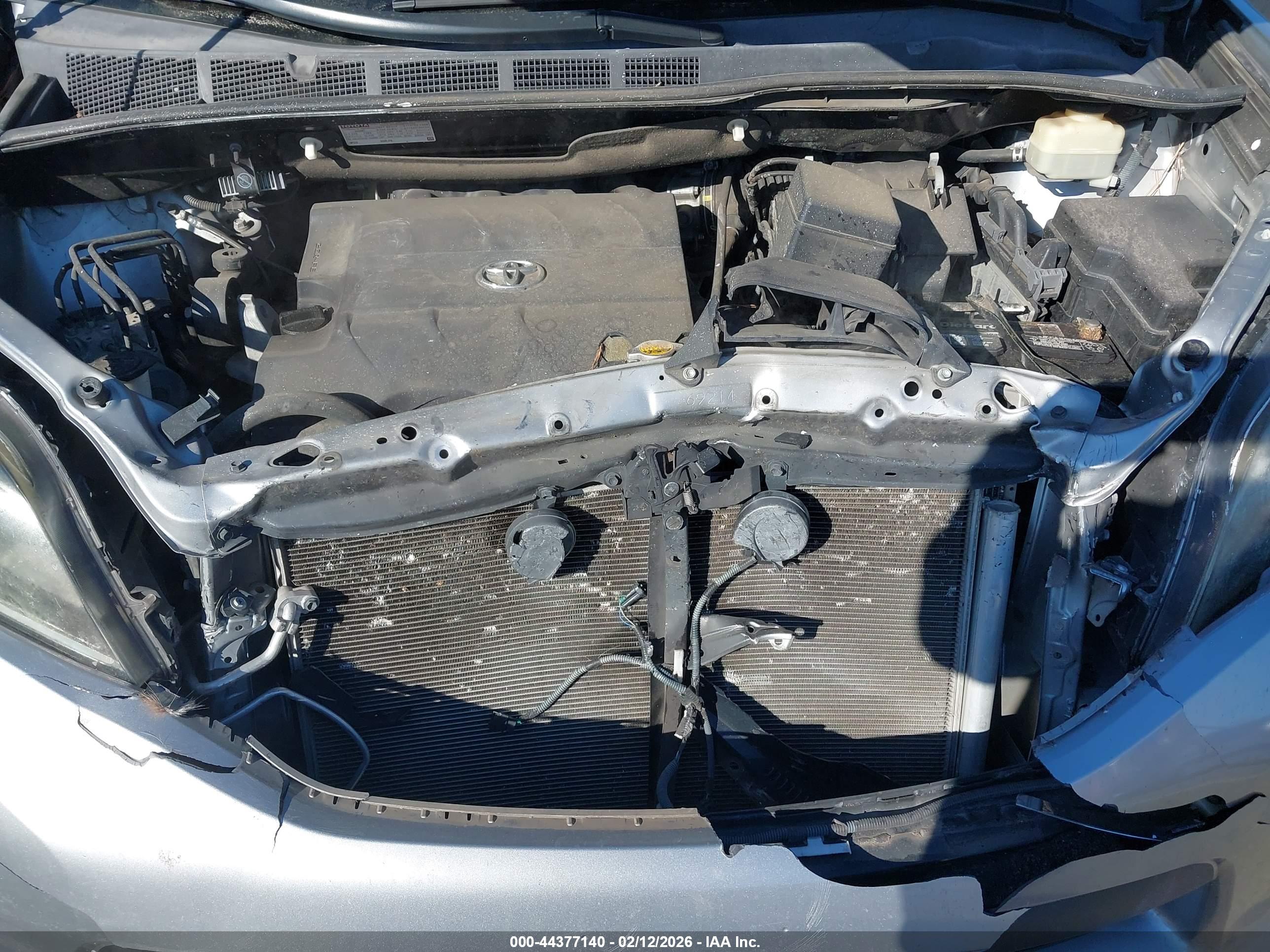 TOYOTA SIENNA image 10