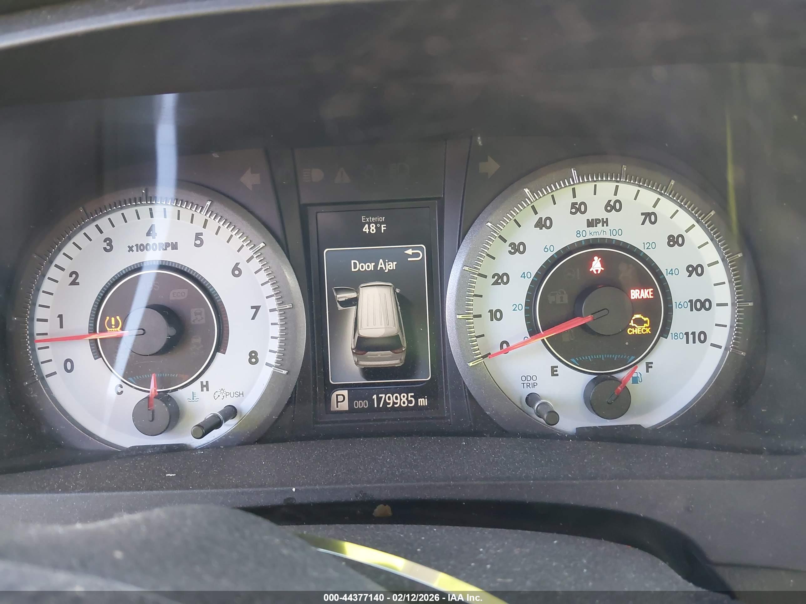 TOYOTA SIENNA image 7