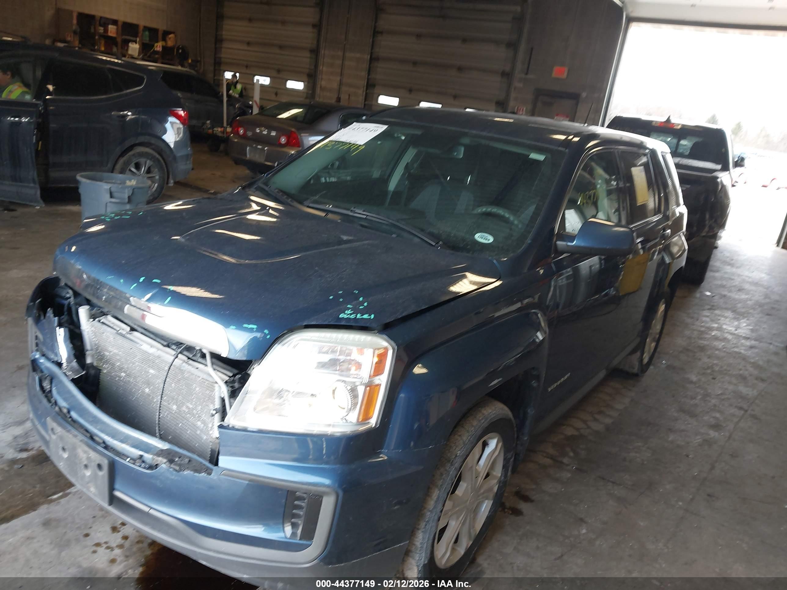 GMC TERRAIN image 2