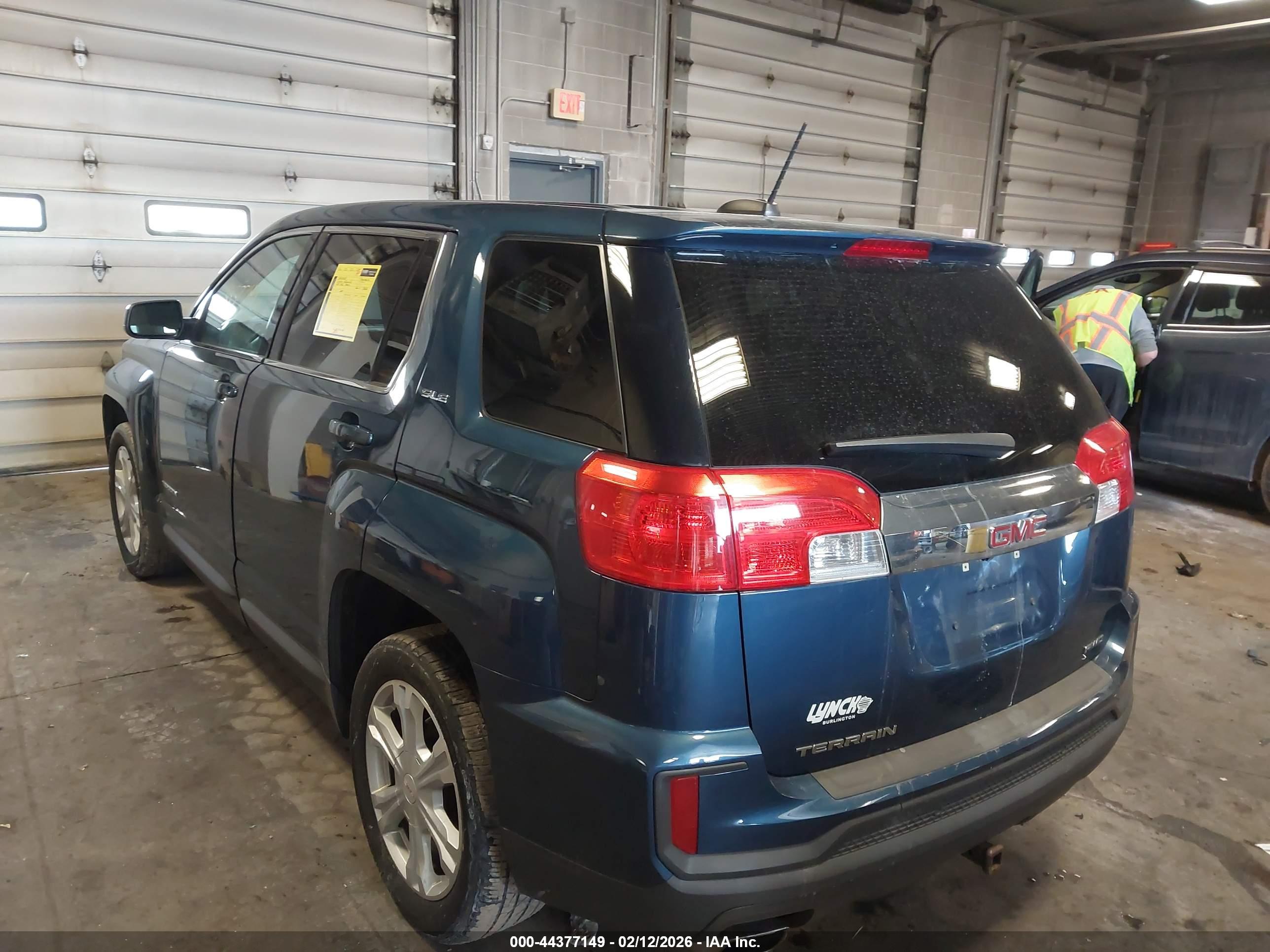 GMC TERRAIN image 3