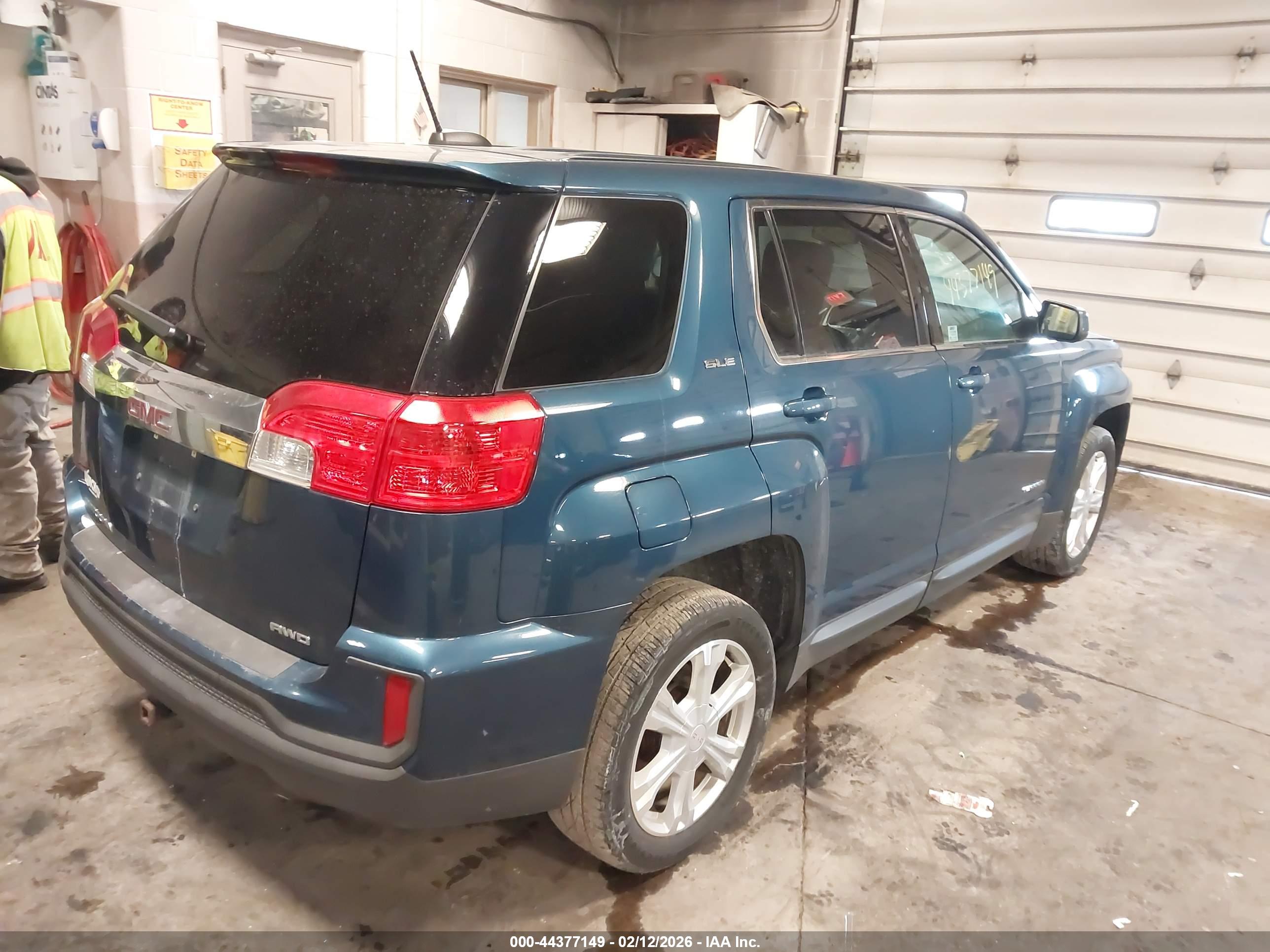 GMC TERRAIN image 4