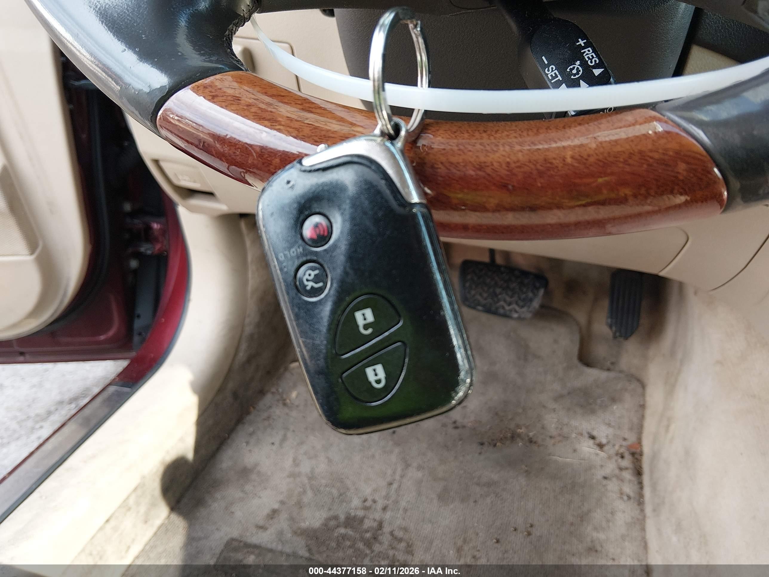 LEXUS ES image 11
