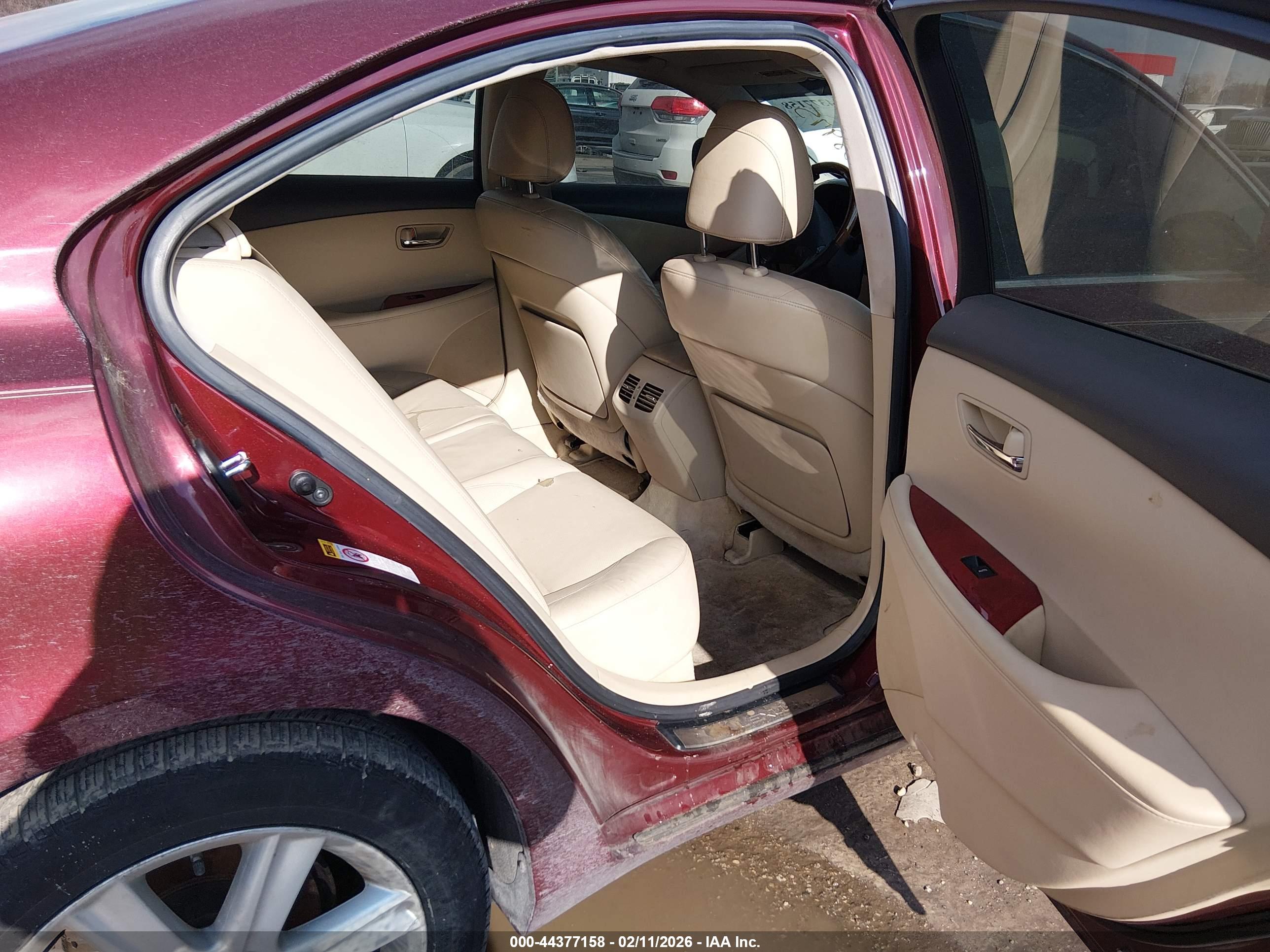 LEXUS ES image 8