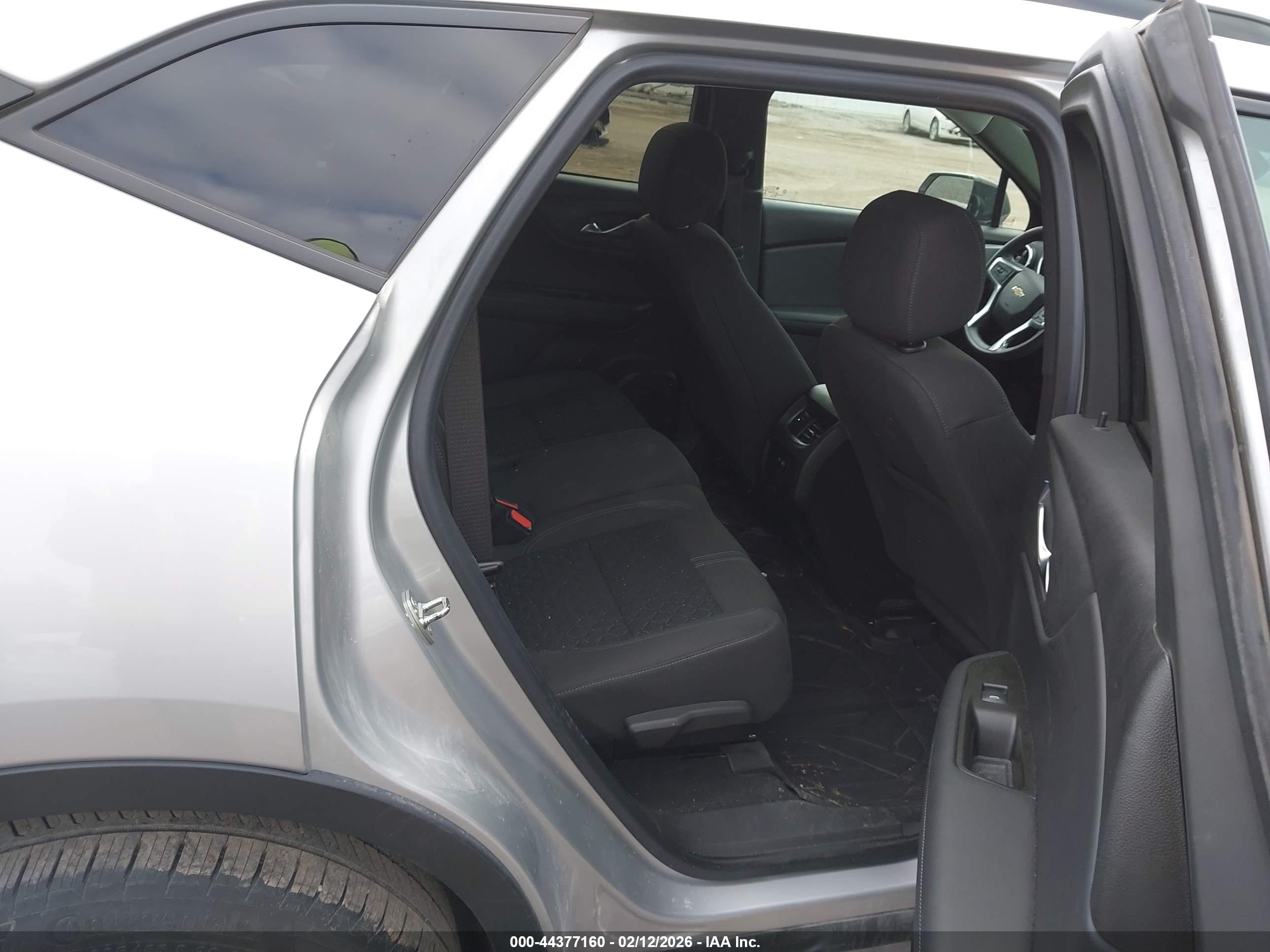 CHEVROLET BLAZER image 8