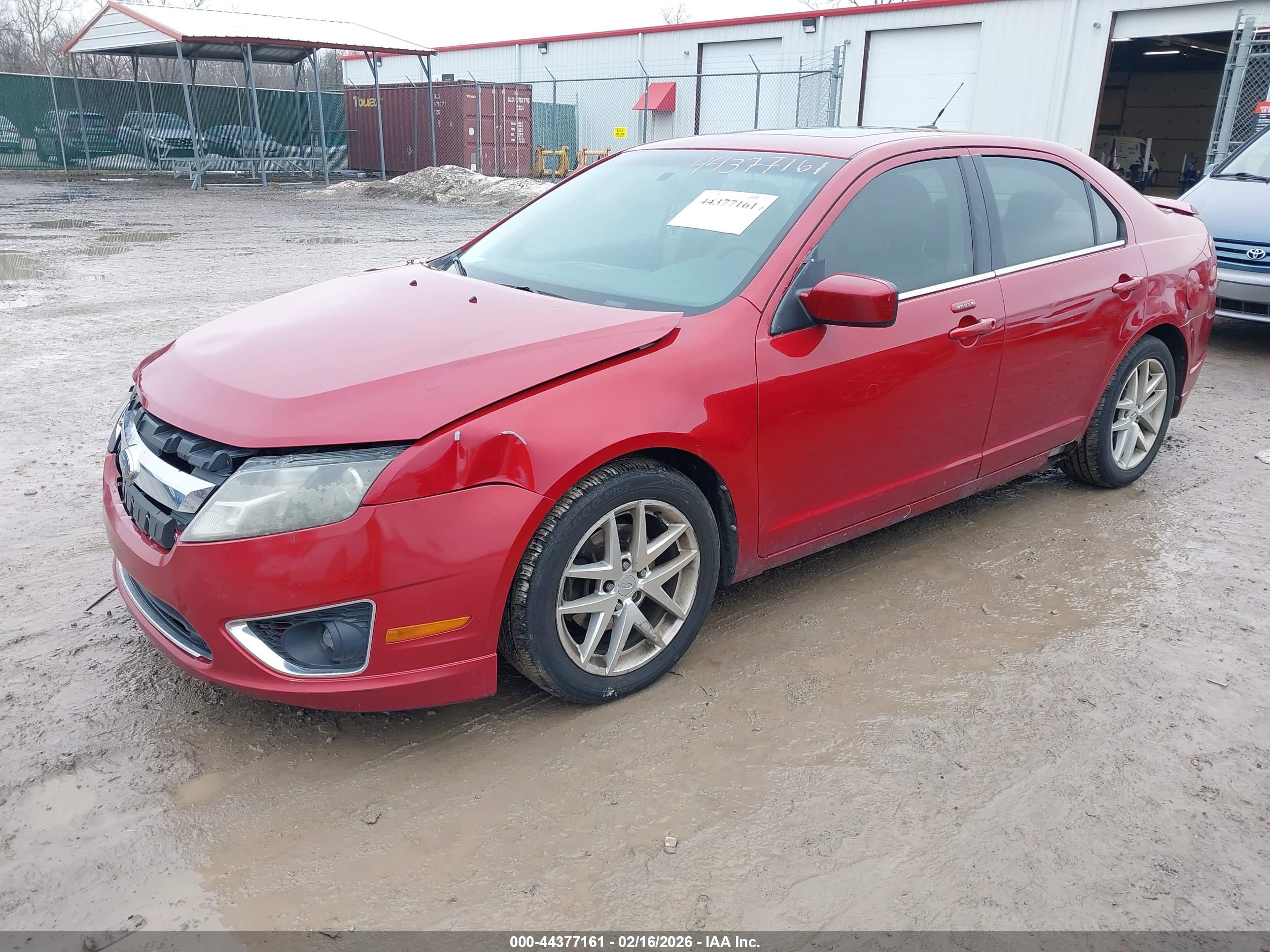 FORD FUSION image 2