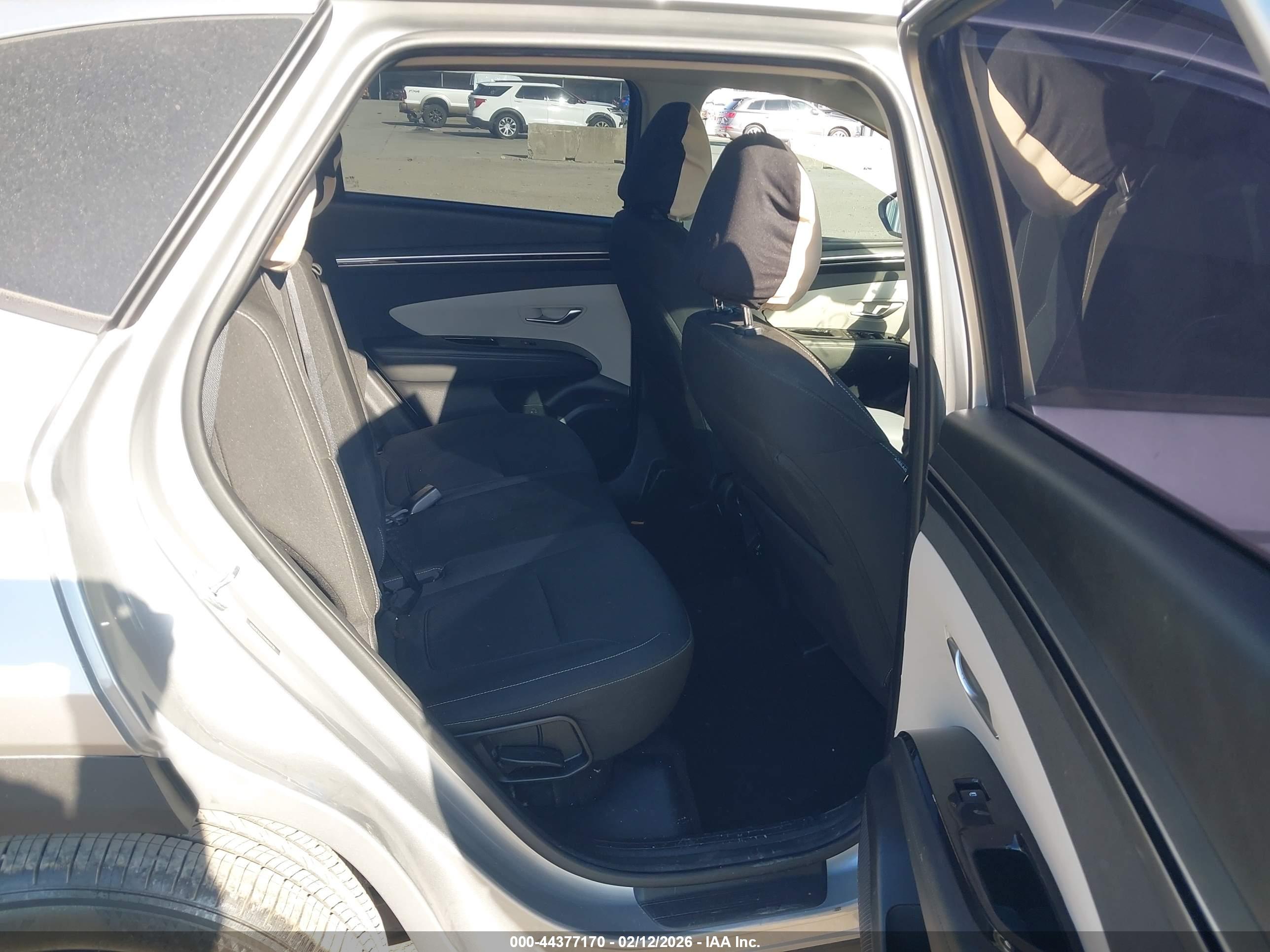 HYUNDAI TUCSON image 8