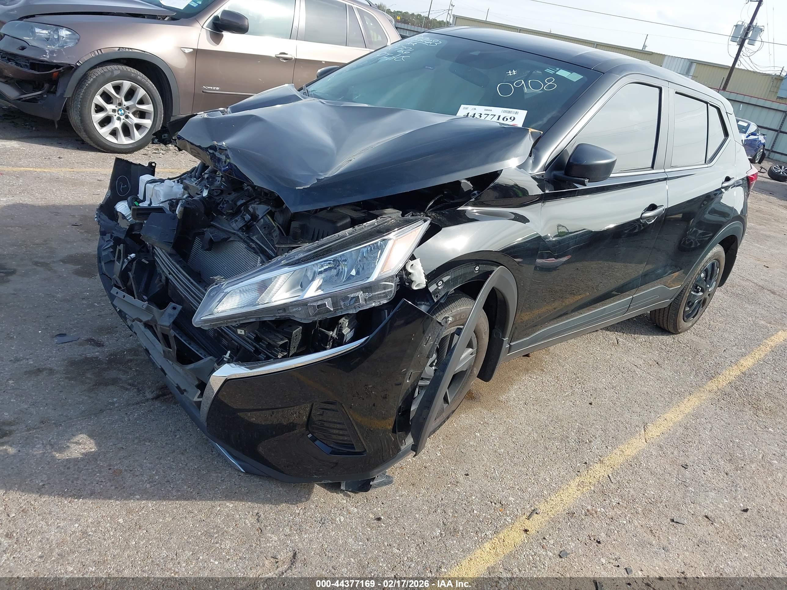 NISSAN KICKS image 2