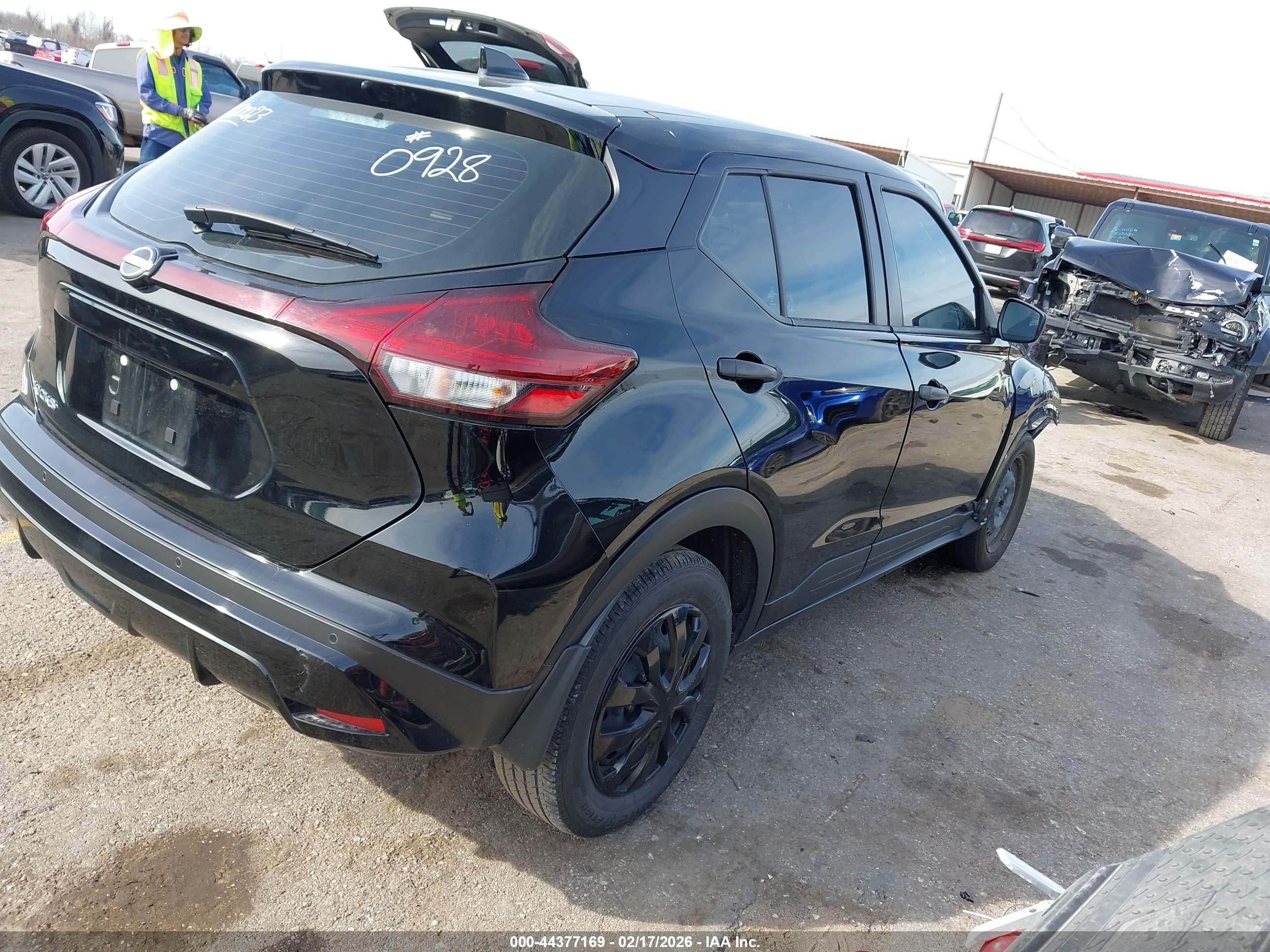 NISSAN KICKS image 4