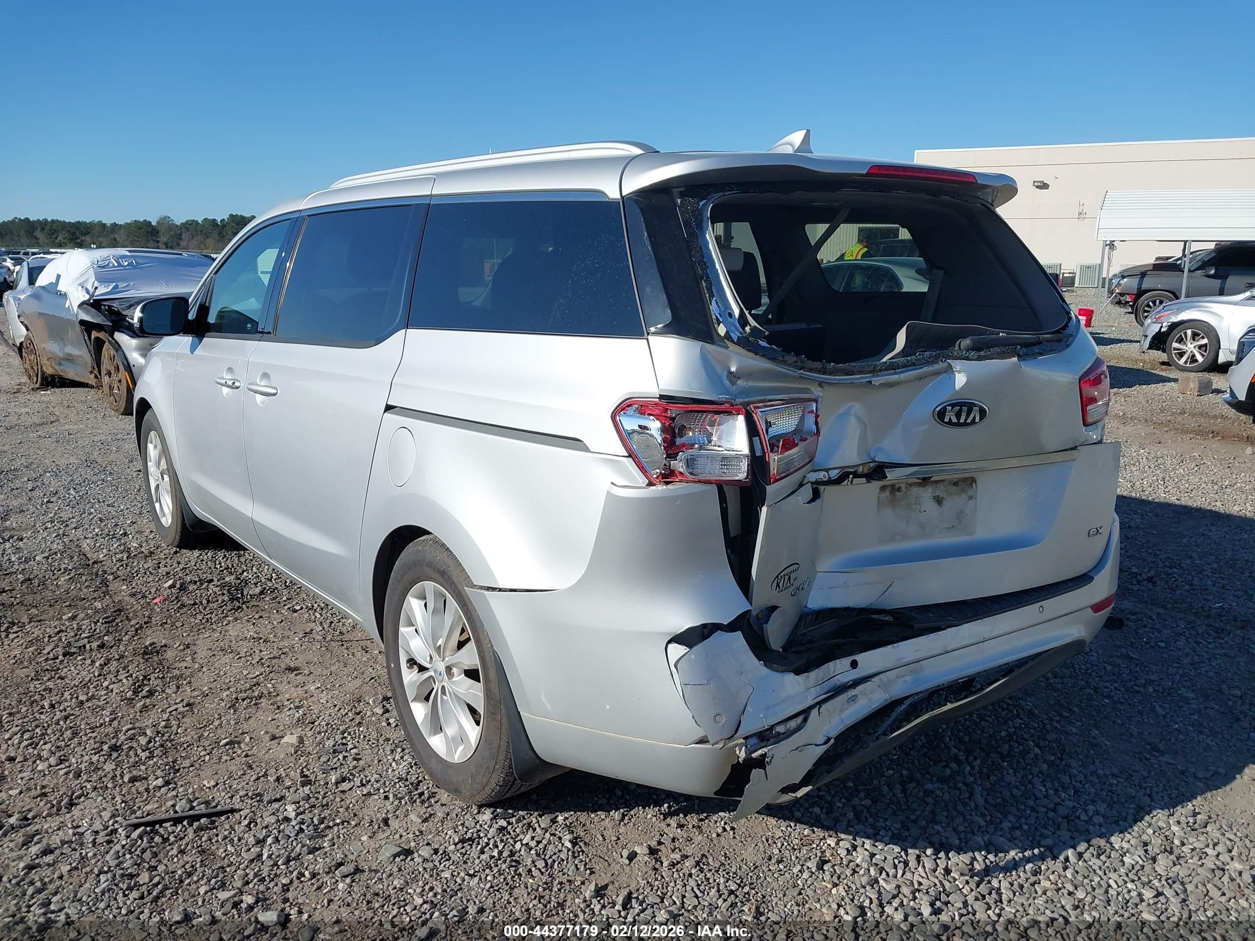 KIA SEDONA image 6