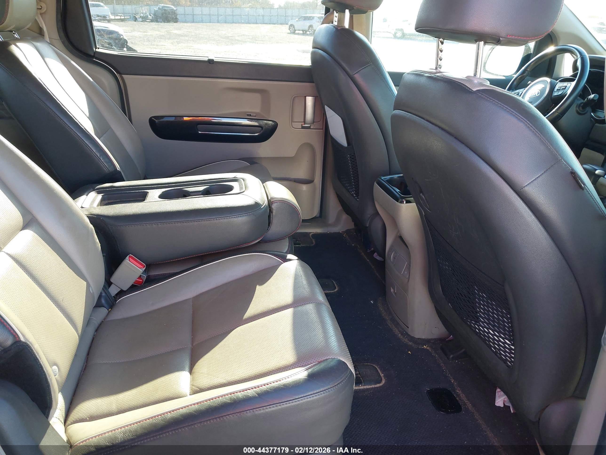 KIA SEDONA image 8