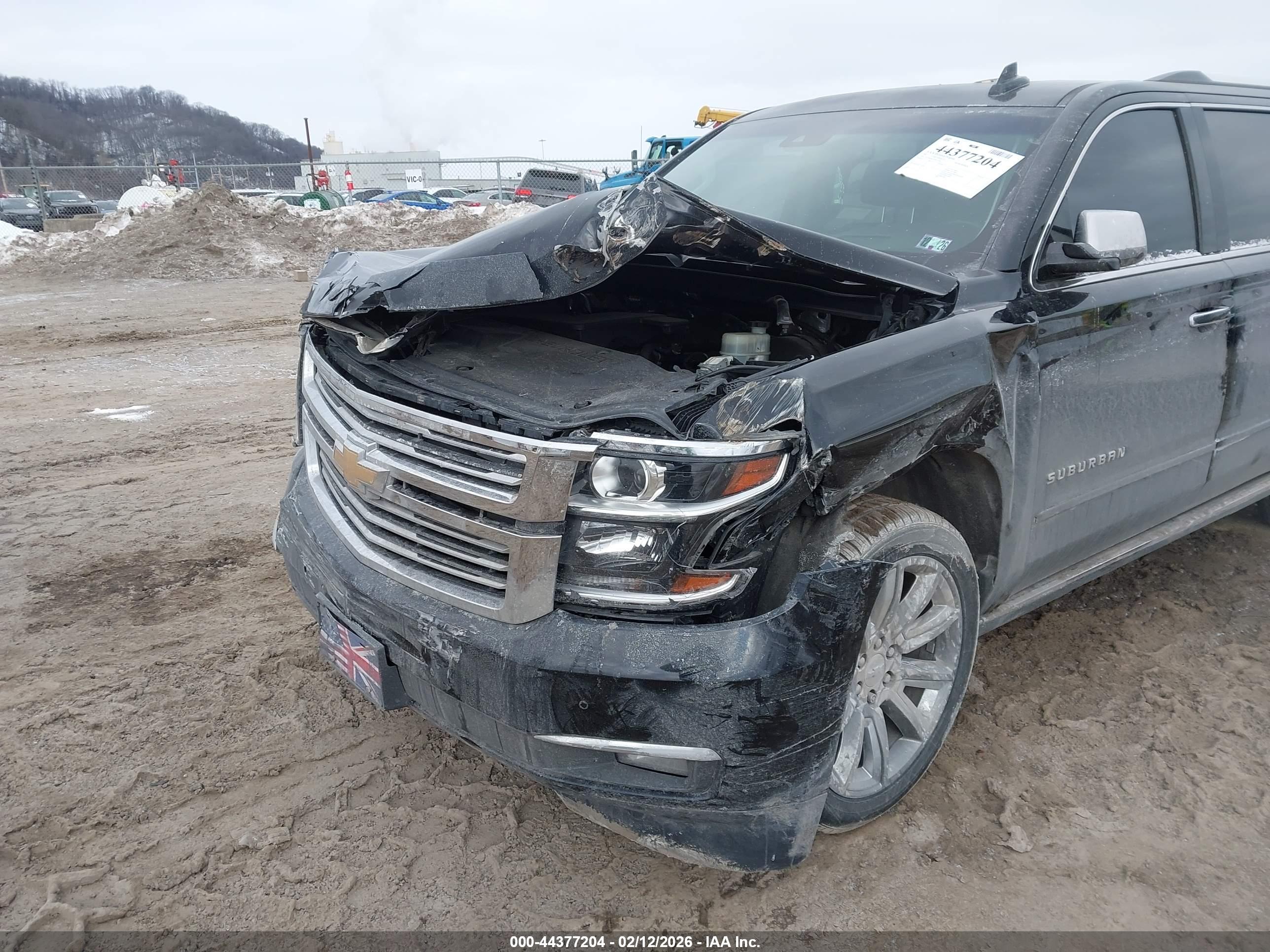 CHEVROLET SUBURBAN image 6