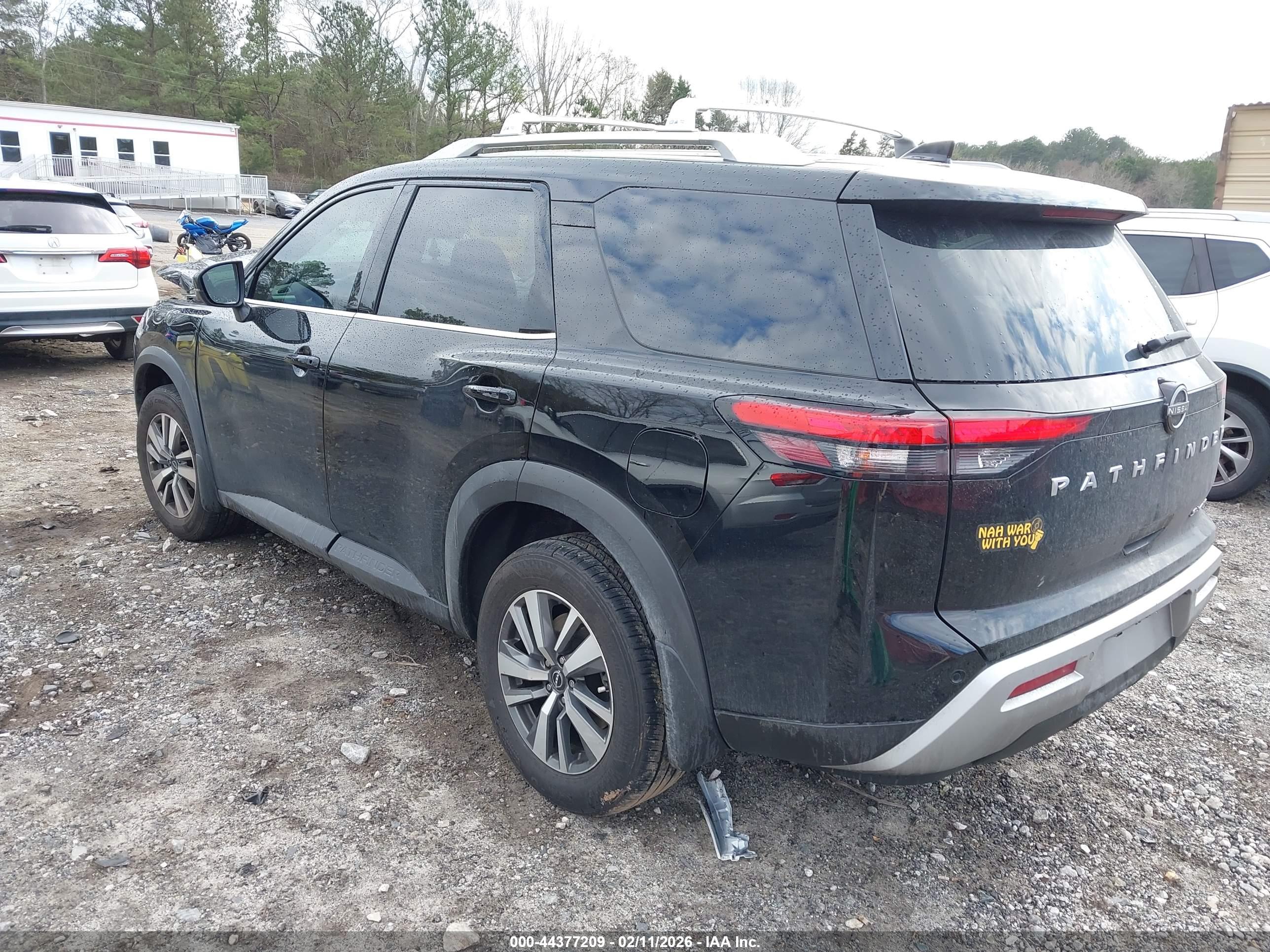 NISSAN PATHFINDER image 3