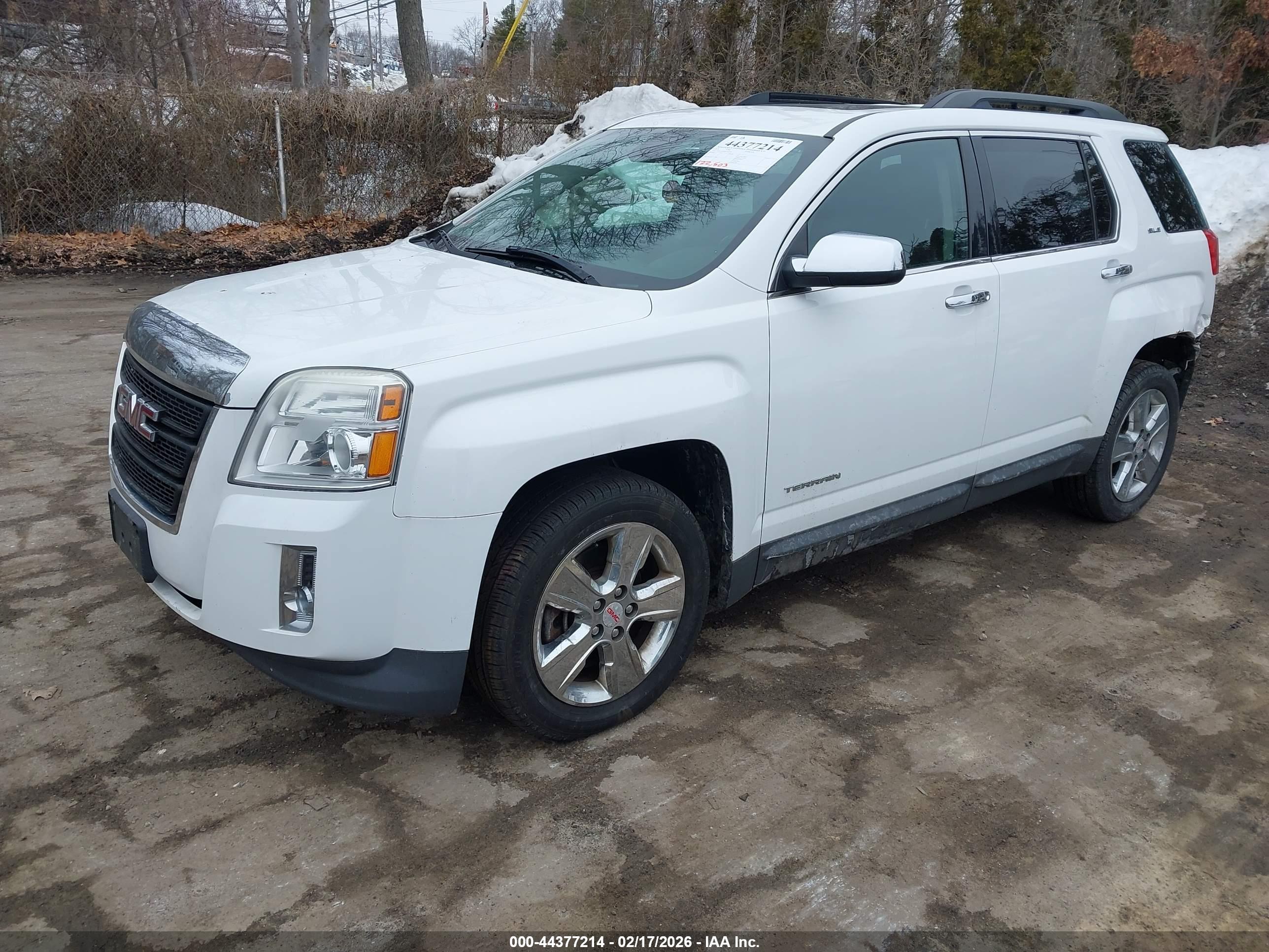 GMC TERRAIN image 2
