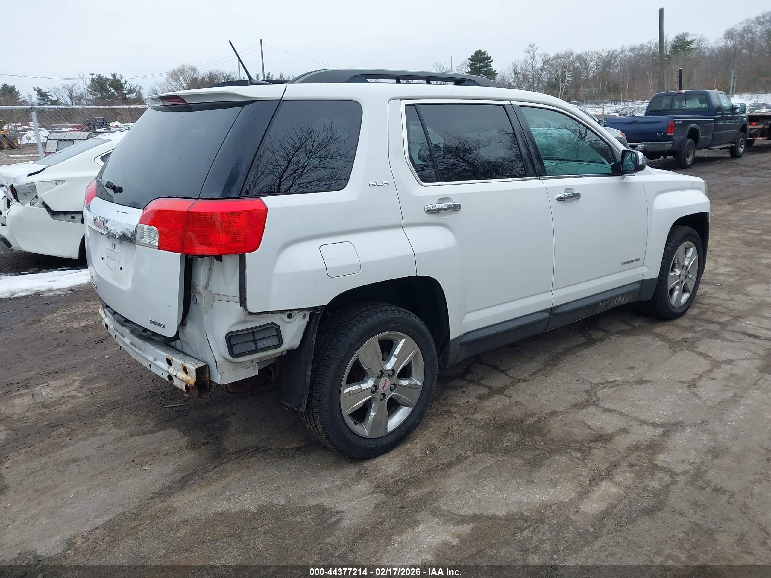 GMC TERRAIN image 4