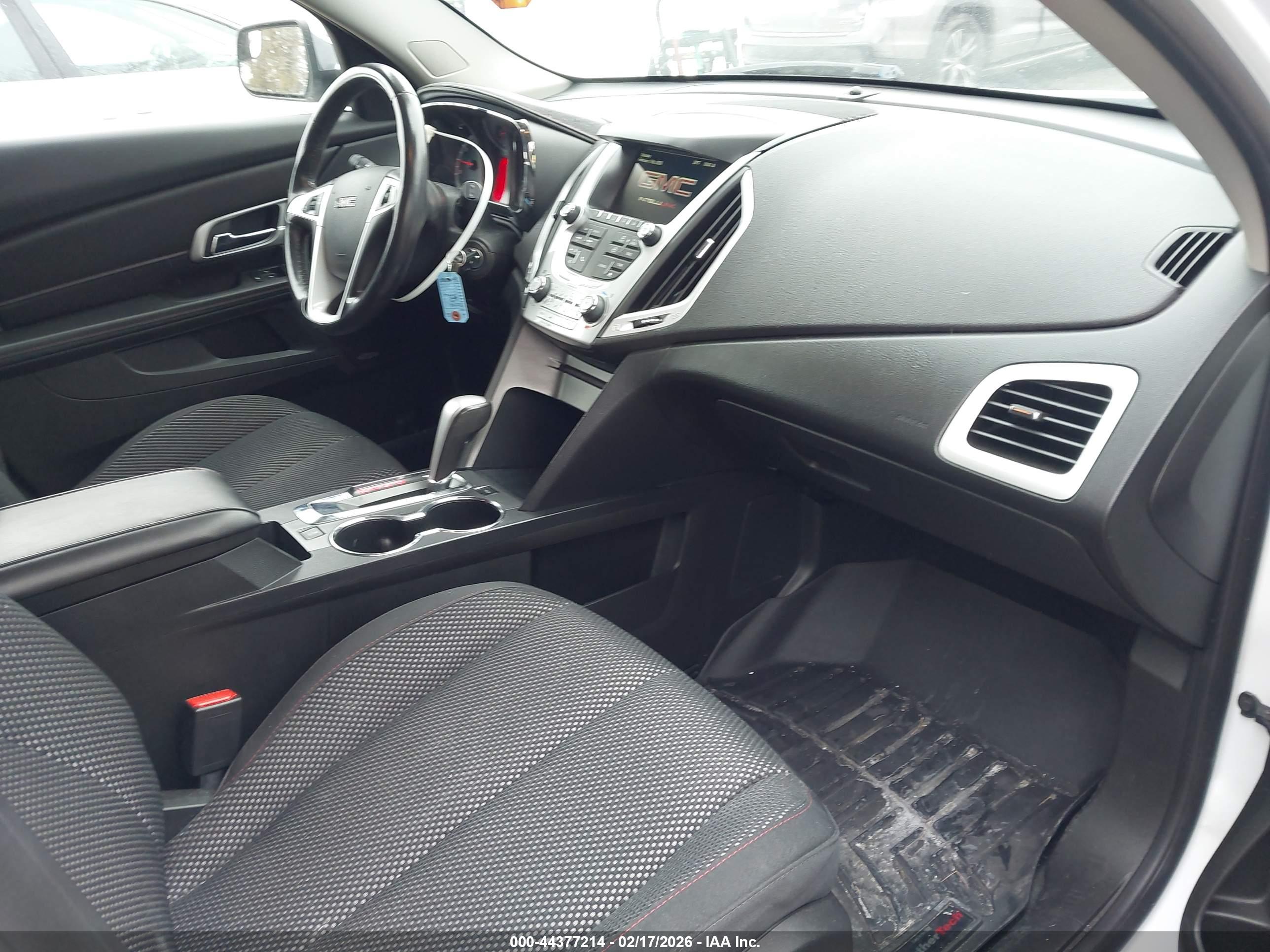 GMC TERRAIN image 5