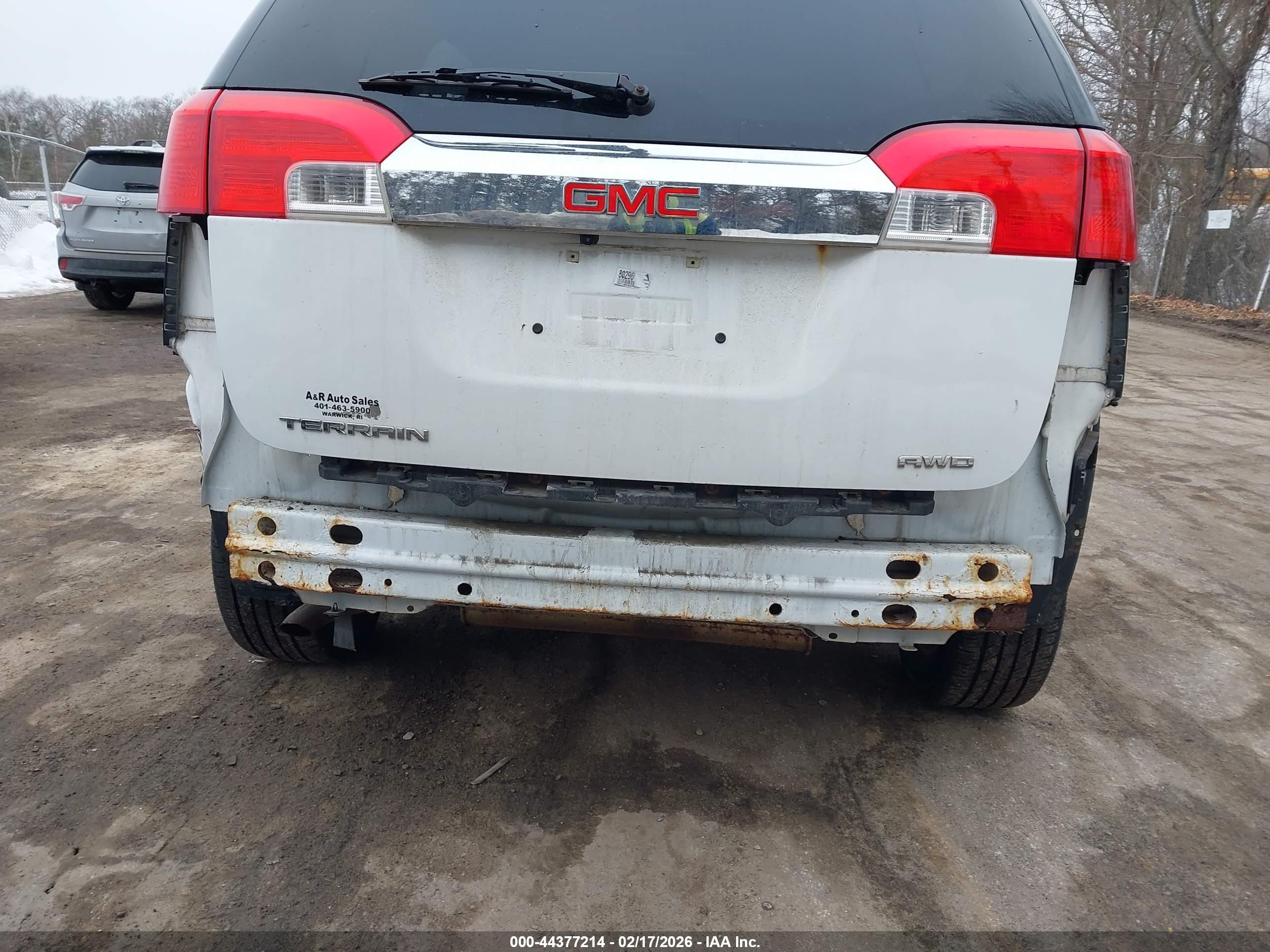 GMC TERRAIN image 6
