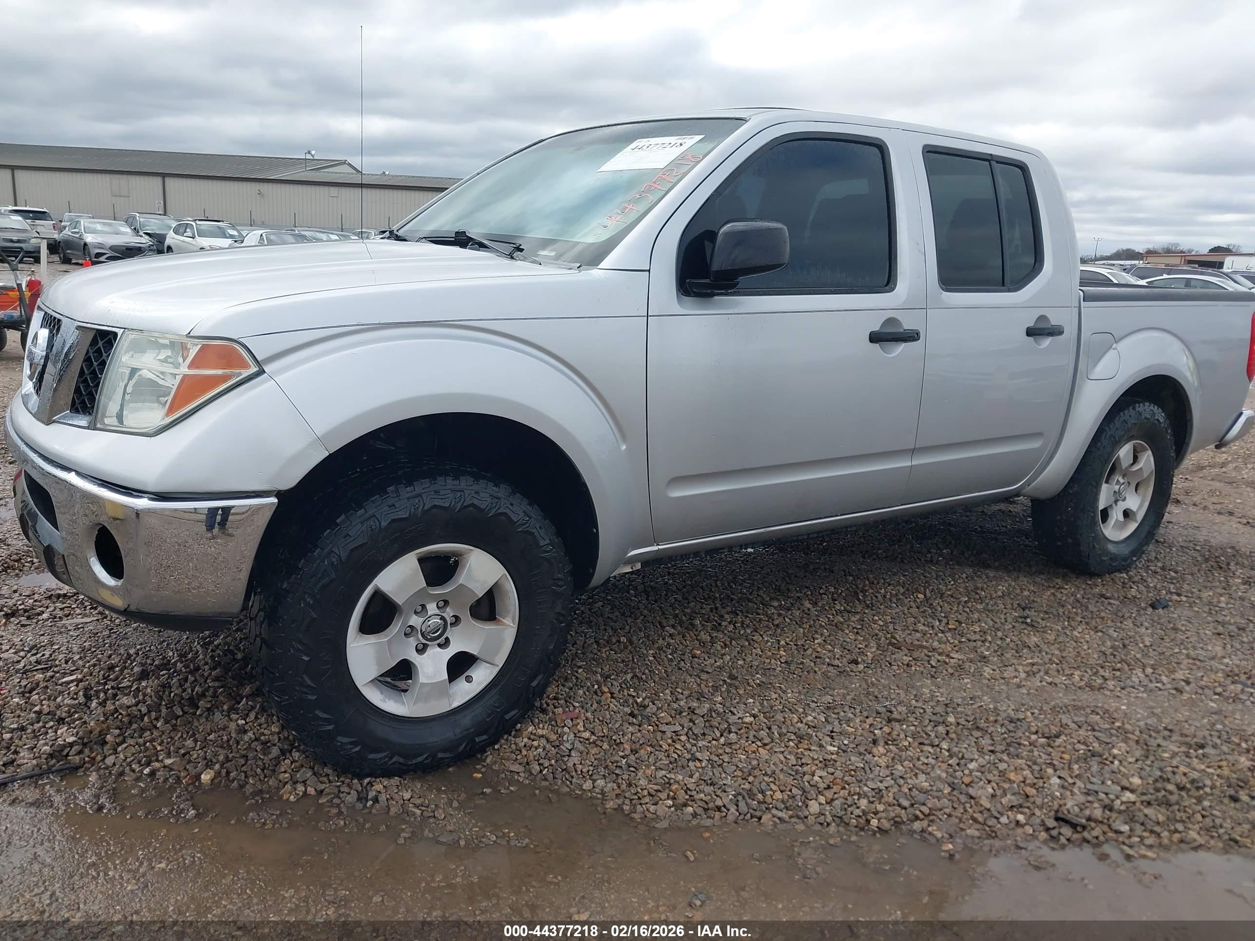 NISSAN FRONTIER image 2