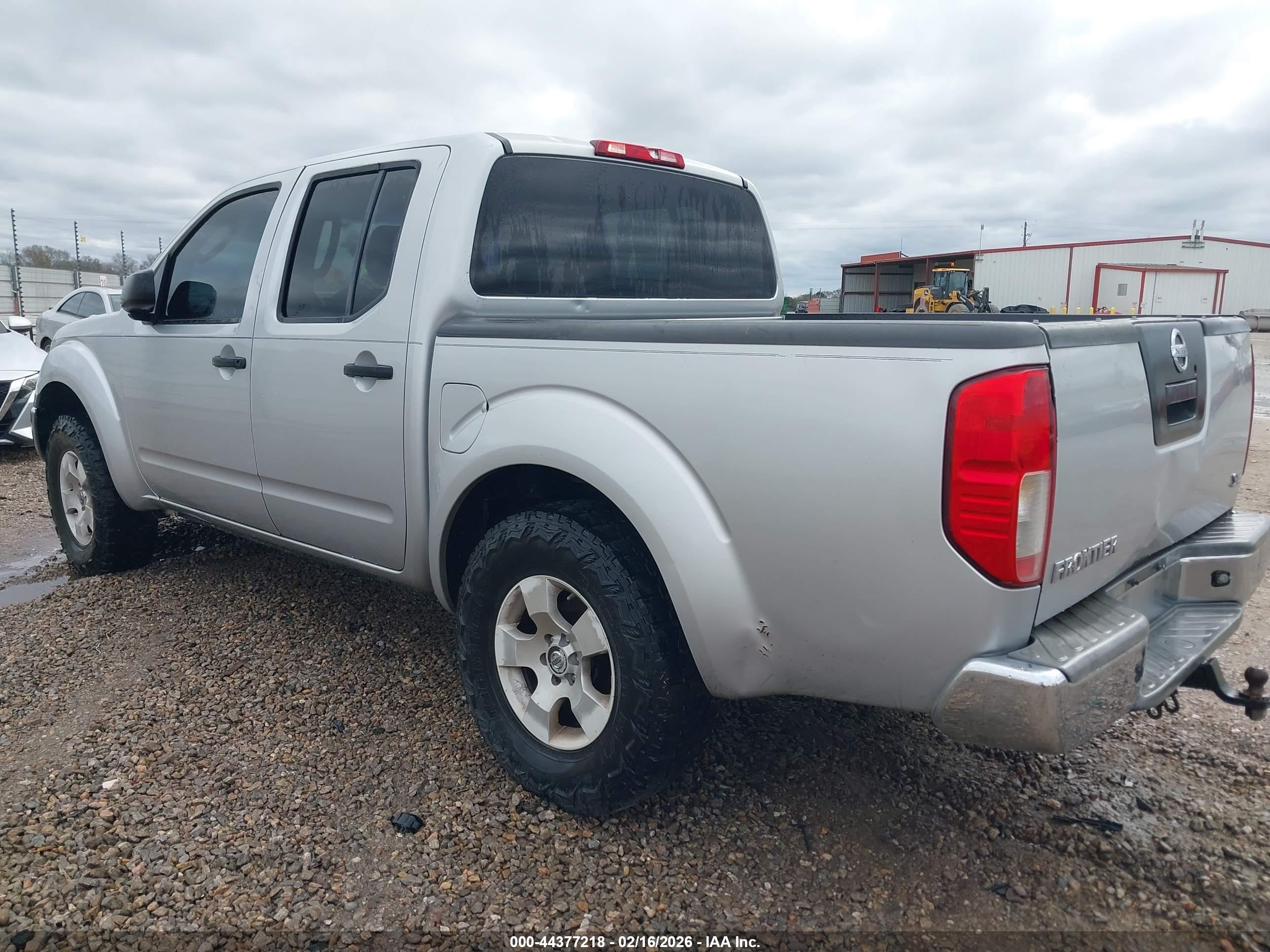 NISSAN FRONTIER image 3