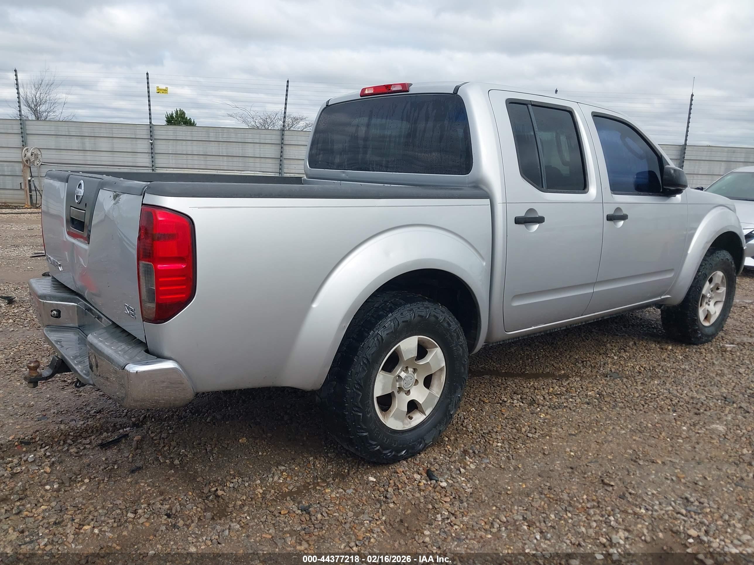 NISSAN FRONTIER image 4