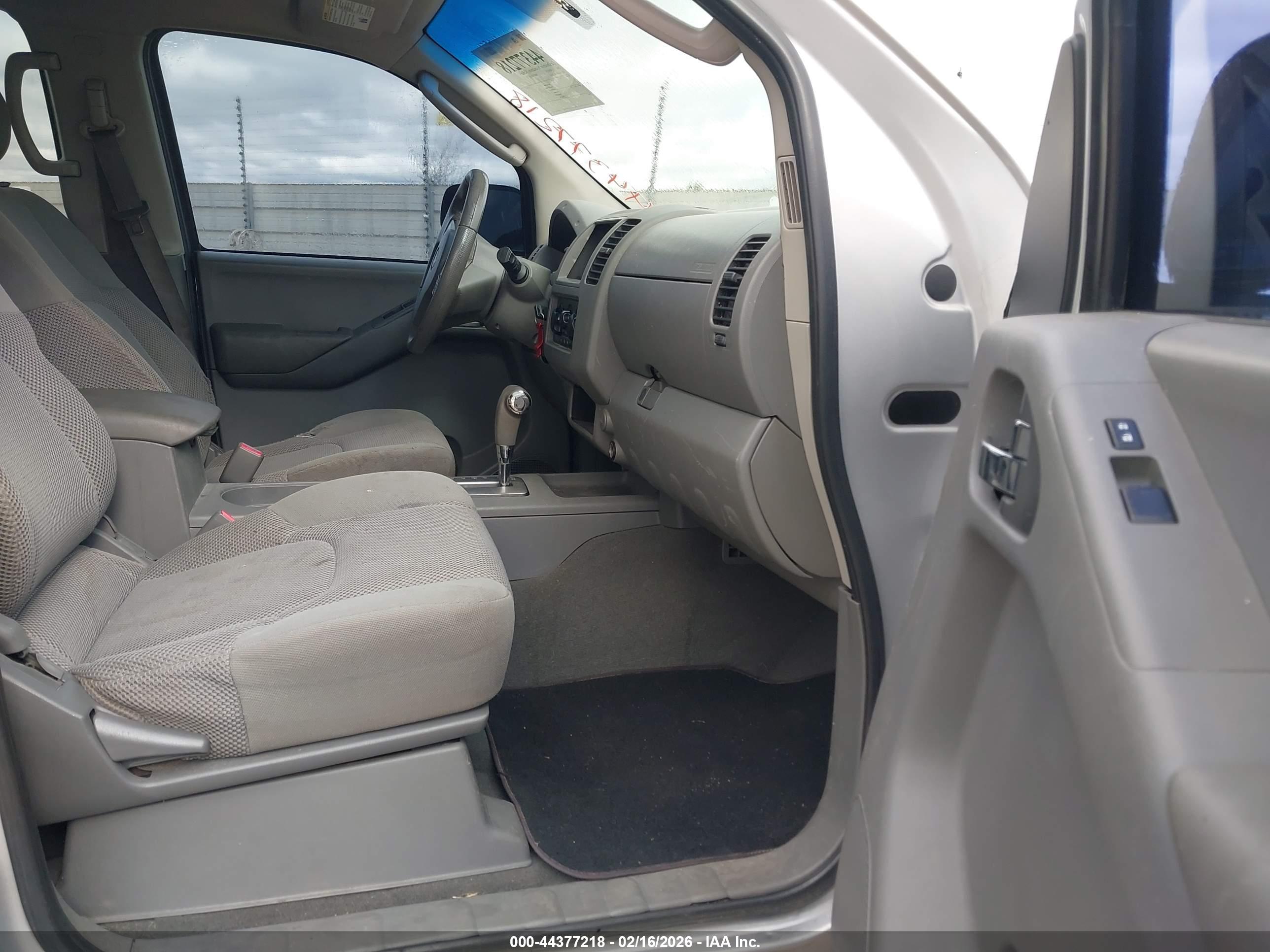 NISSAN FRONTIER image 5
