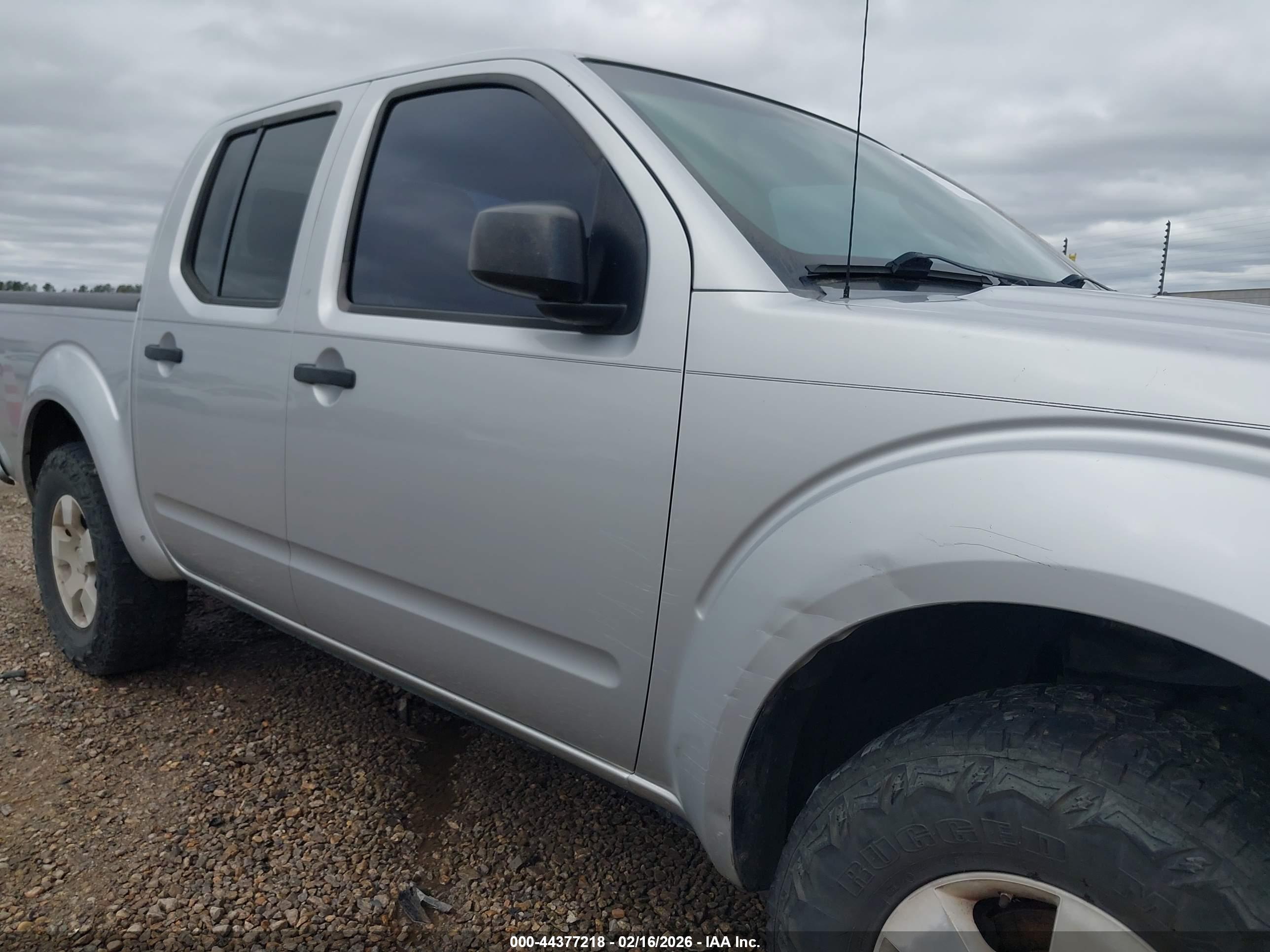 NISSAN FRONTIER image 6