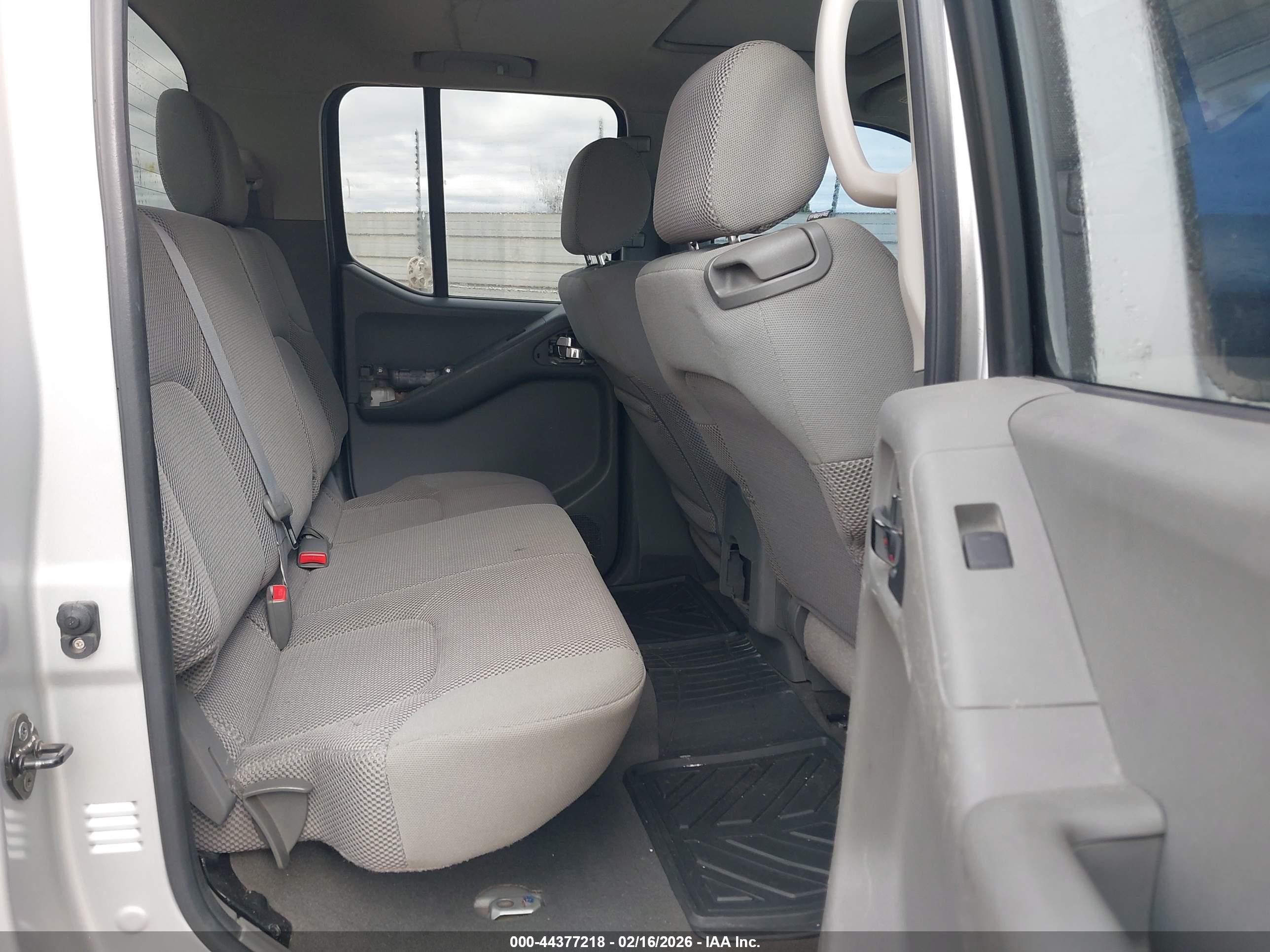 NISSAN FRONTIER image 8