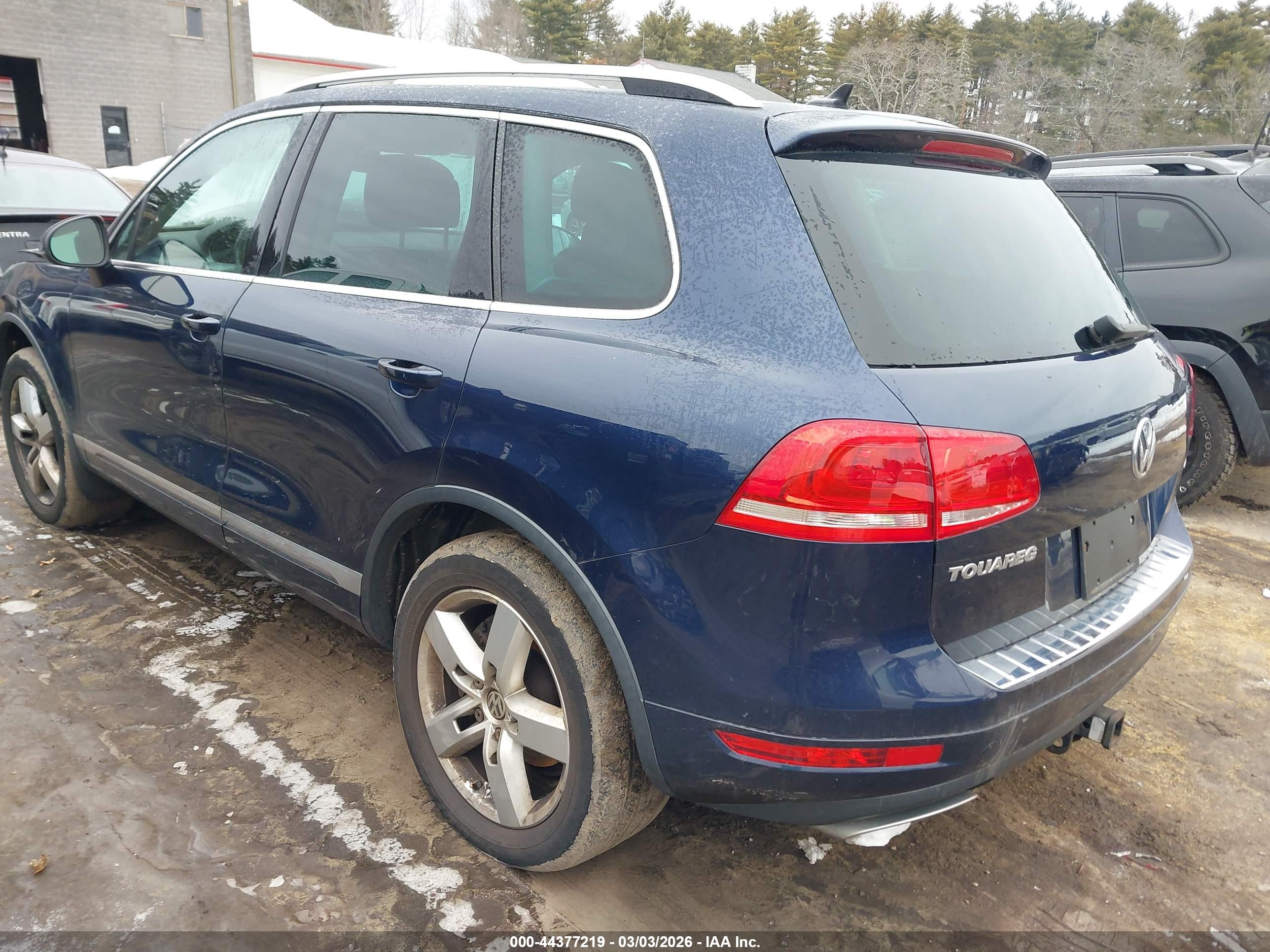 VOLKSWAGEN TOUAREG image 3