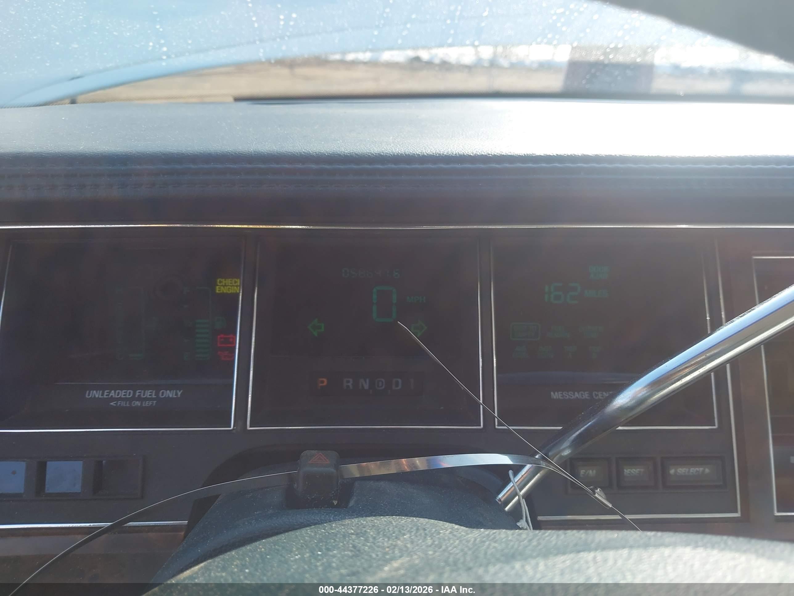 LINCOLN TOWN image 7