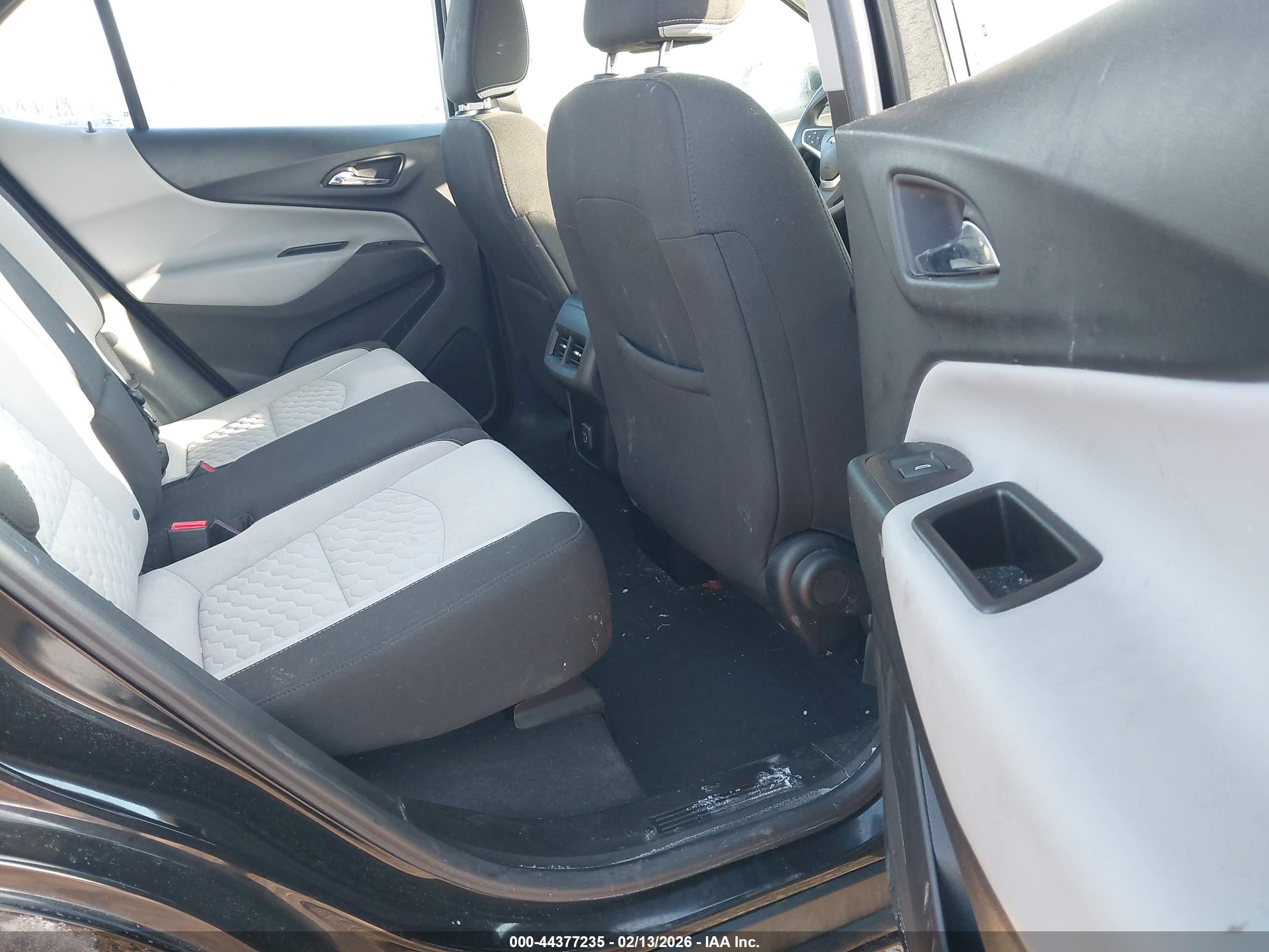 CHEVROLET EQUINOX image 8