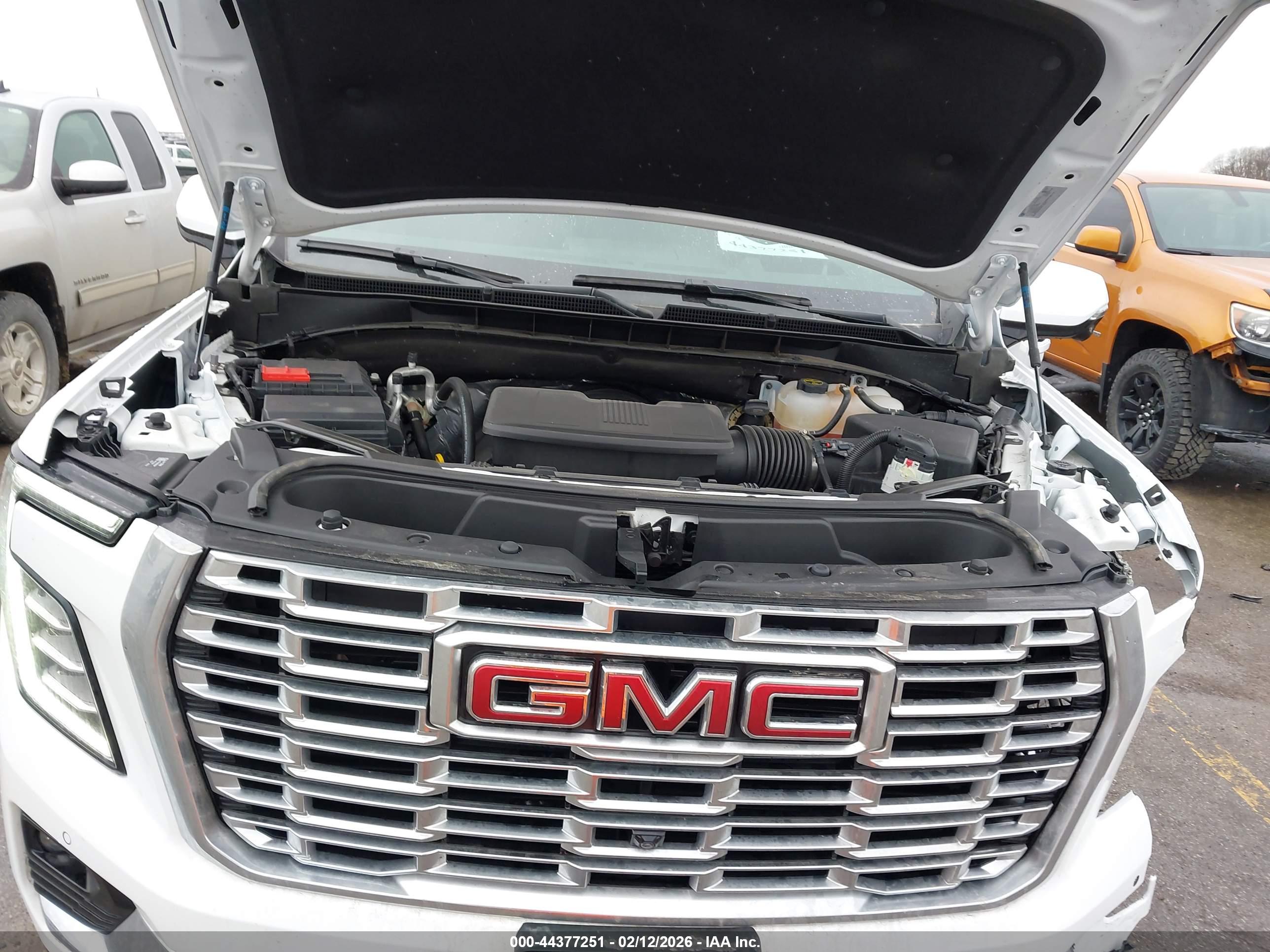 GMC YUKON image 10