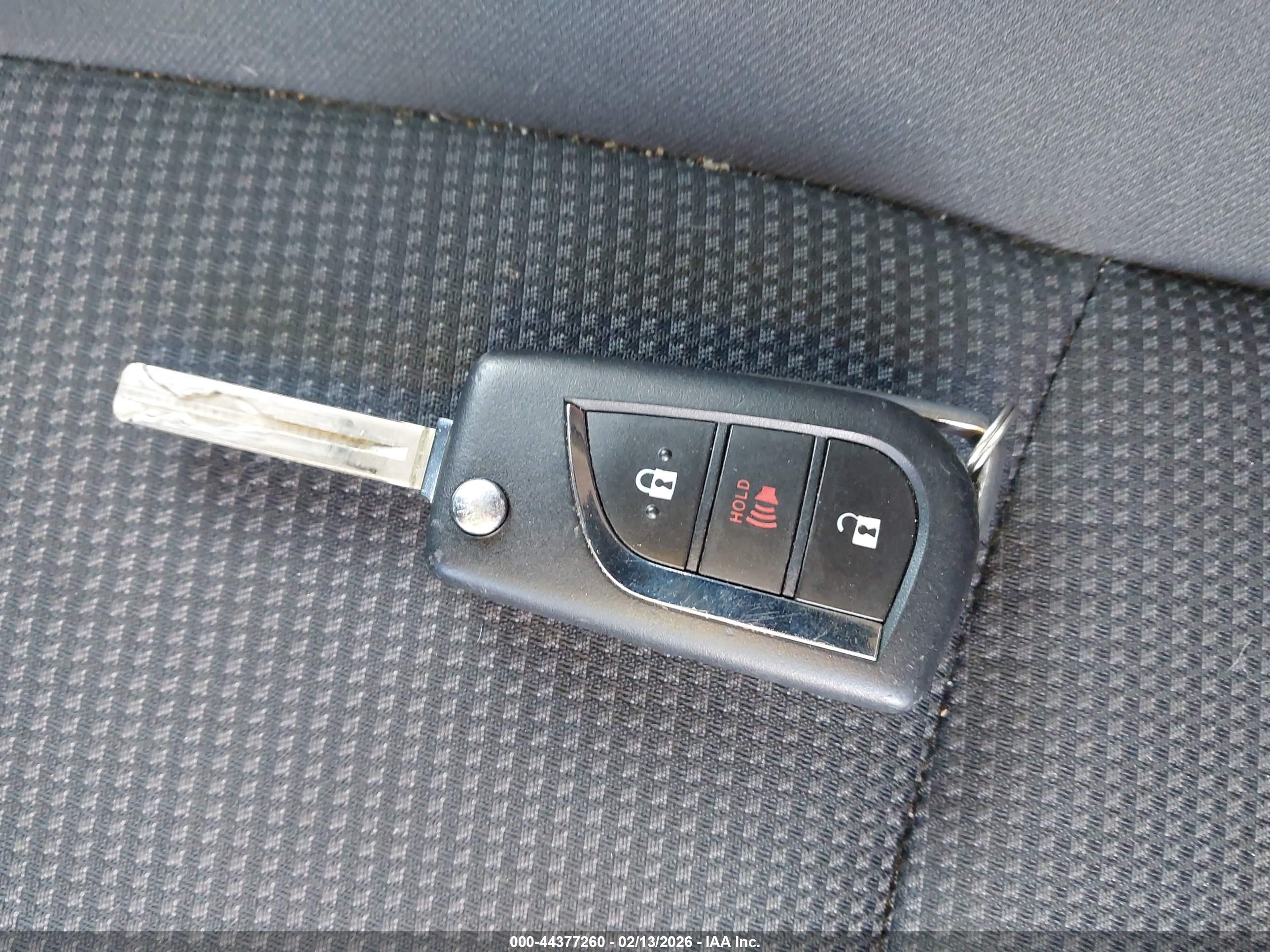 TOYOTA RAV4 image 11