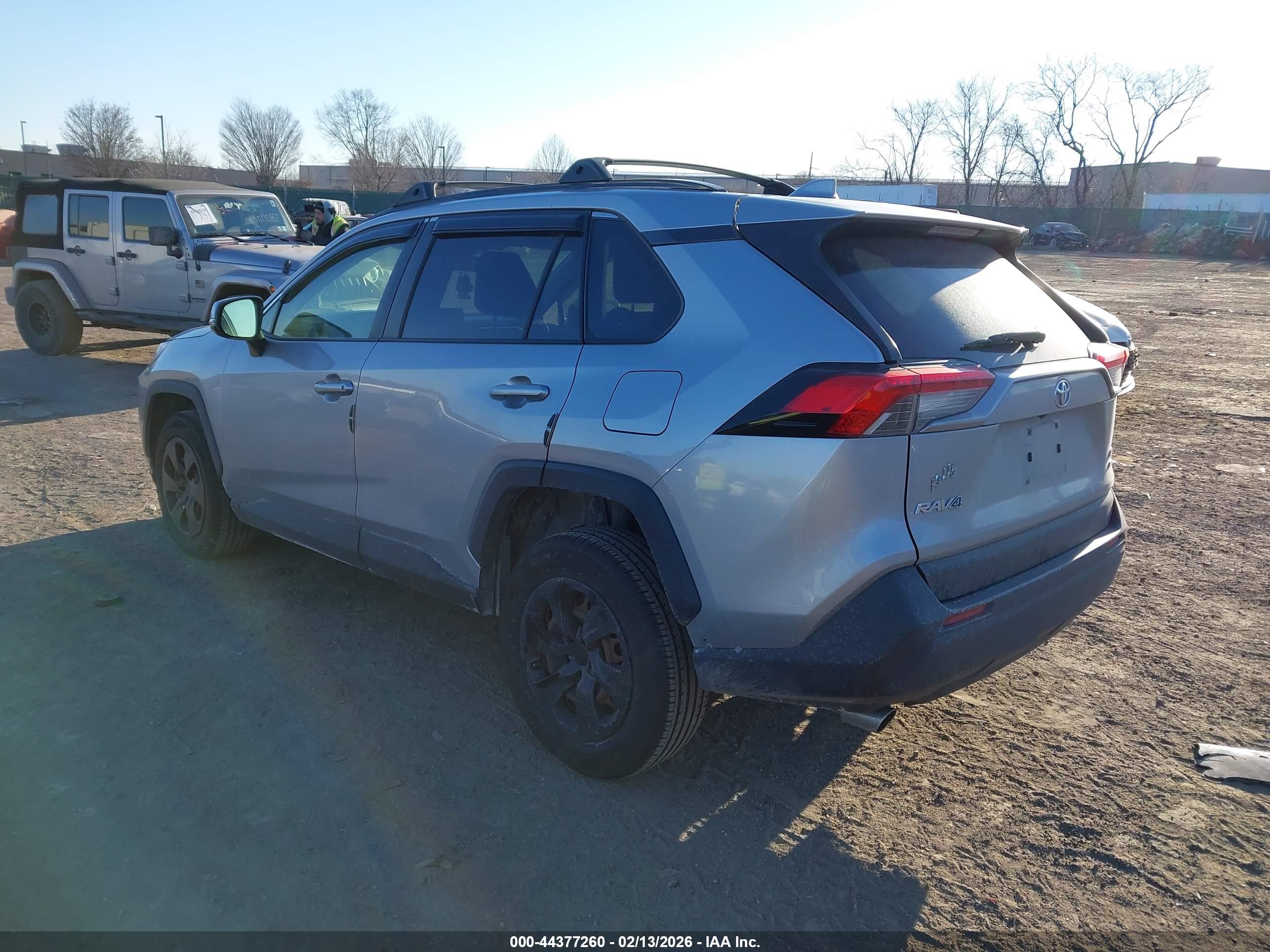 TOYOTA RAV4 image 3