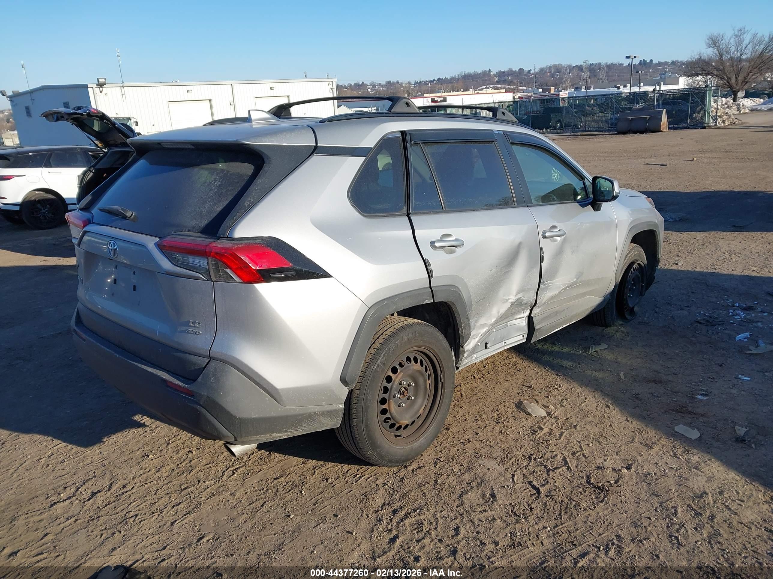 TOYOTA RAV4 image 4